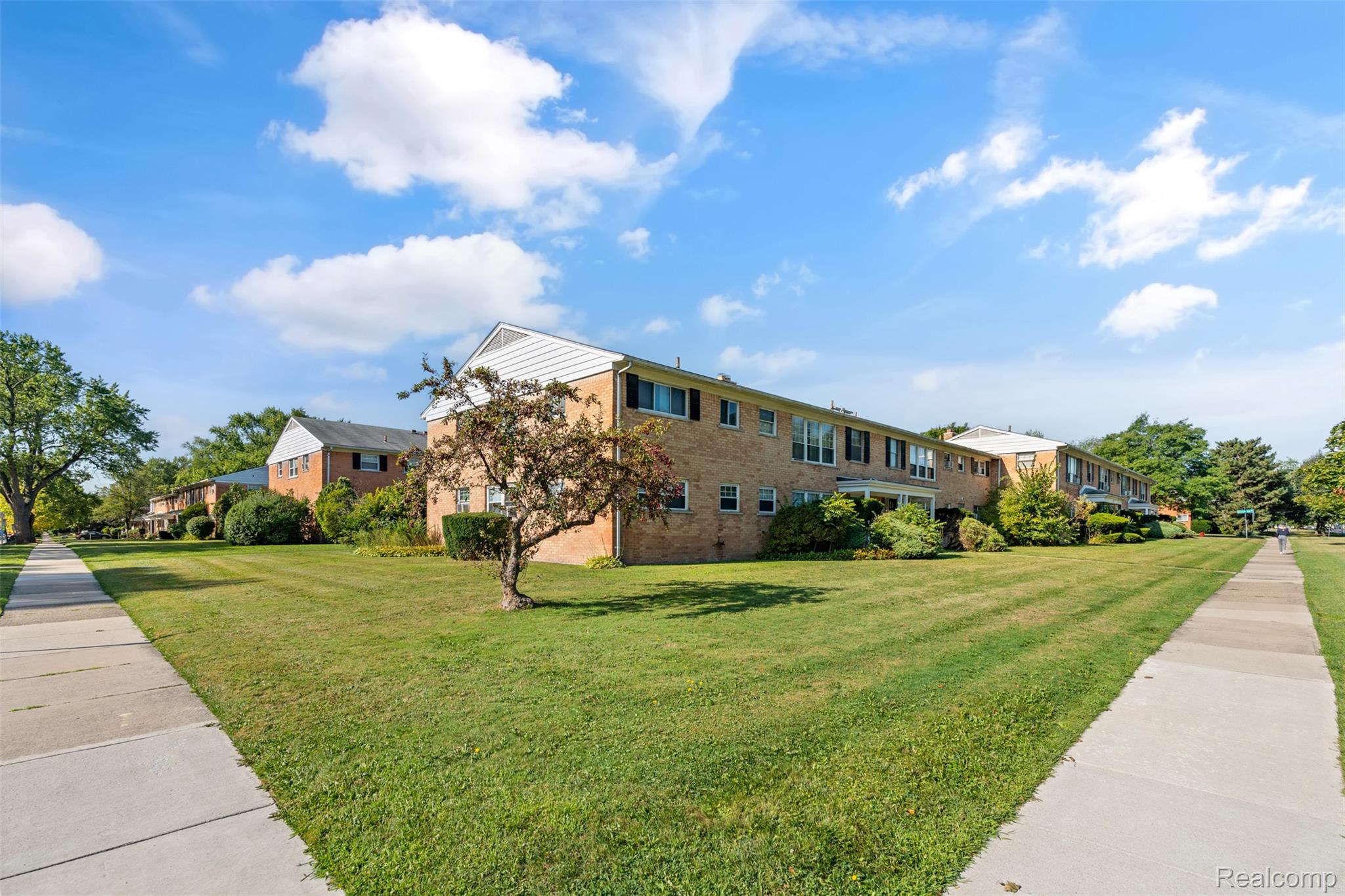 2503 W 13 Mile Road 18