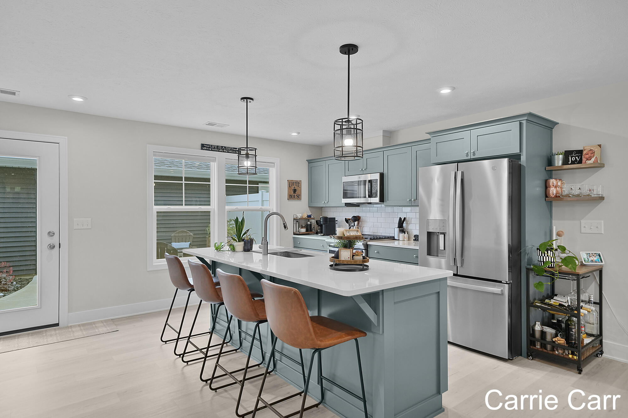 6857 Old Town Square