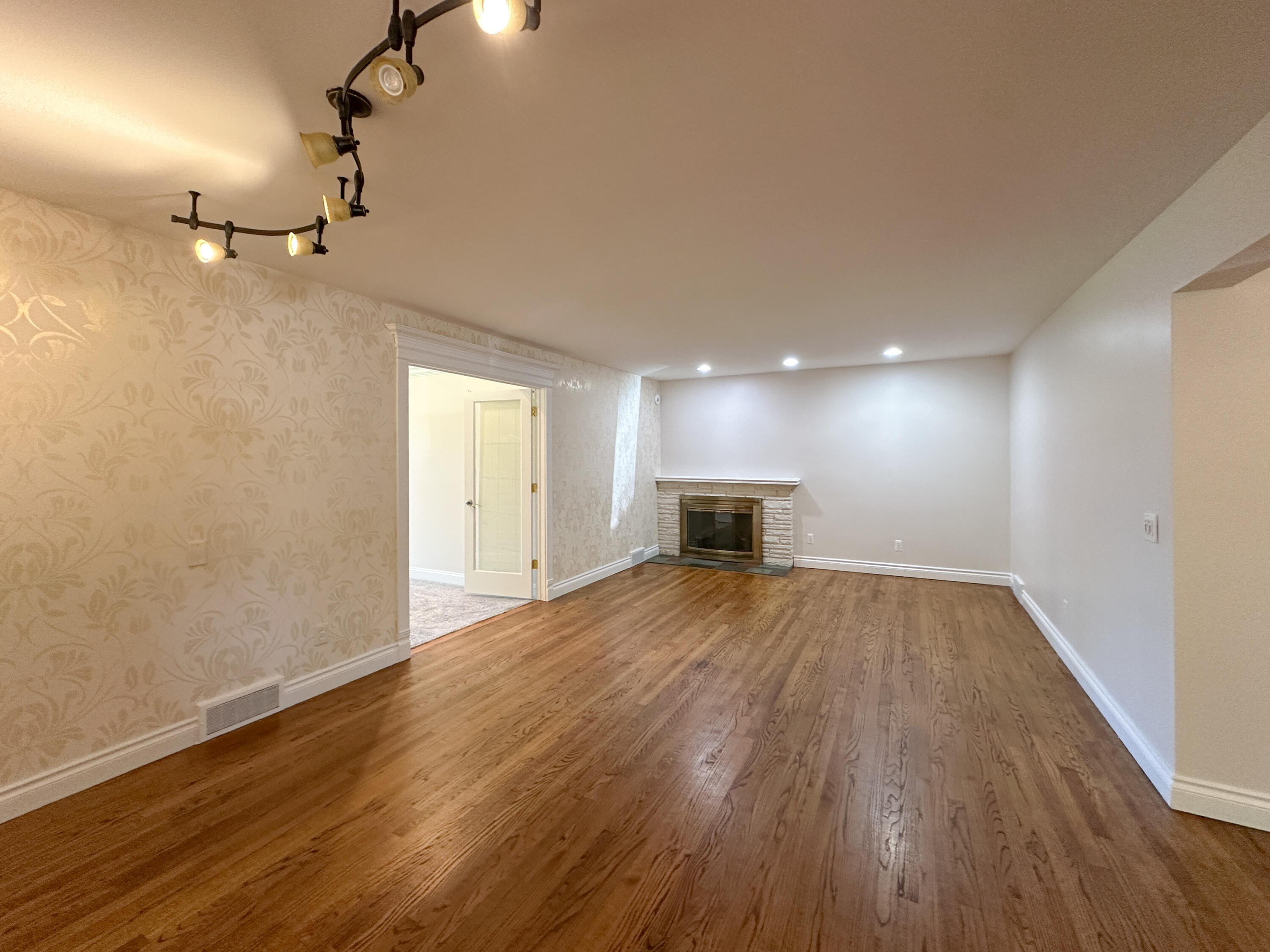 21203 River Road