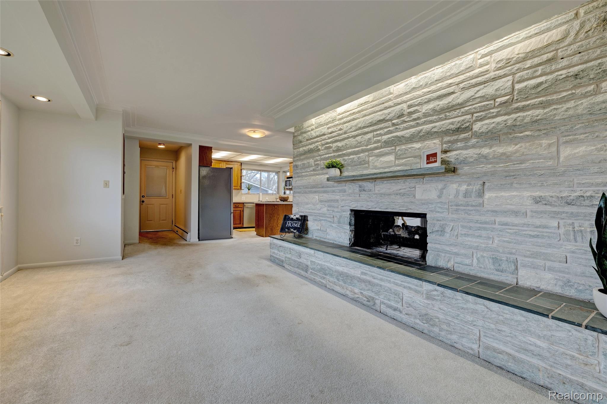 6025 Princess Lane