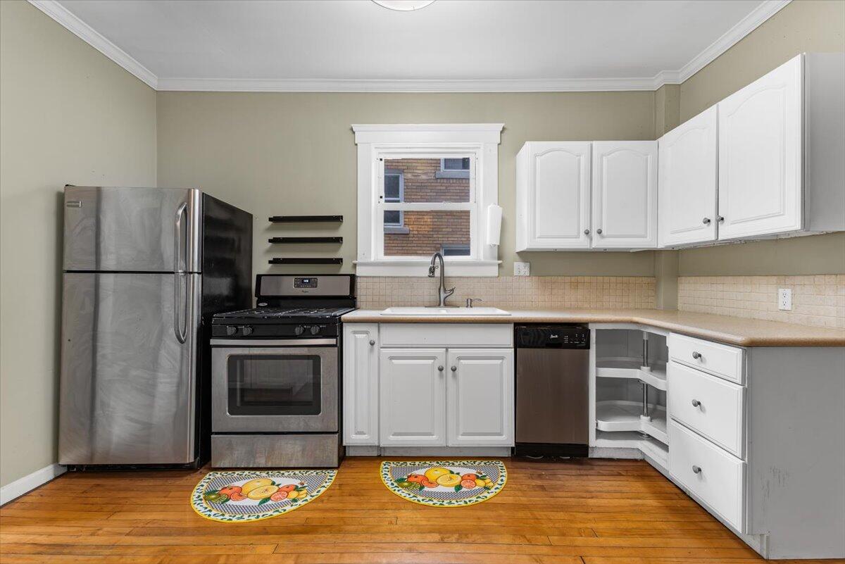 910 W Huron Street