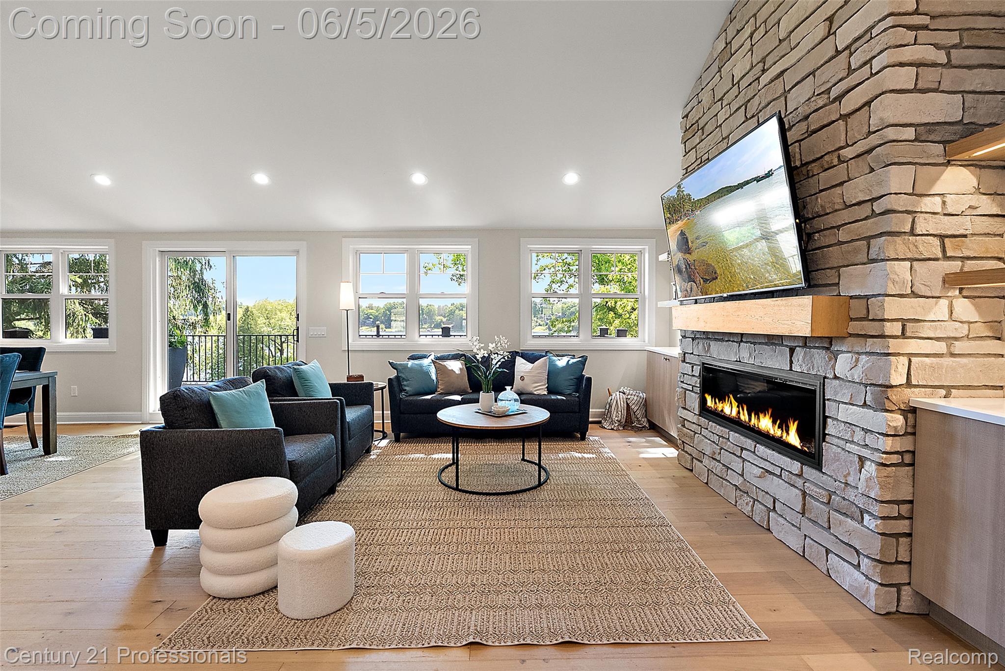 1420 Pettibone Lake Road