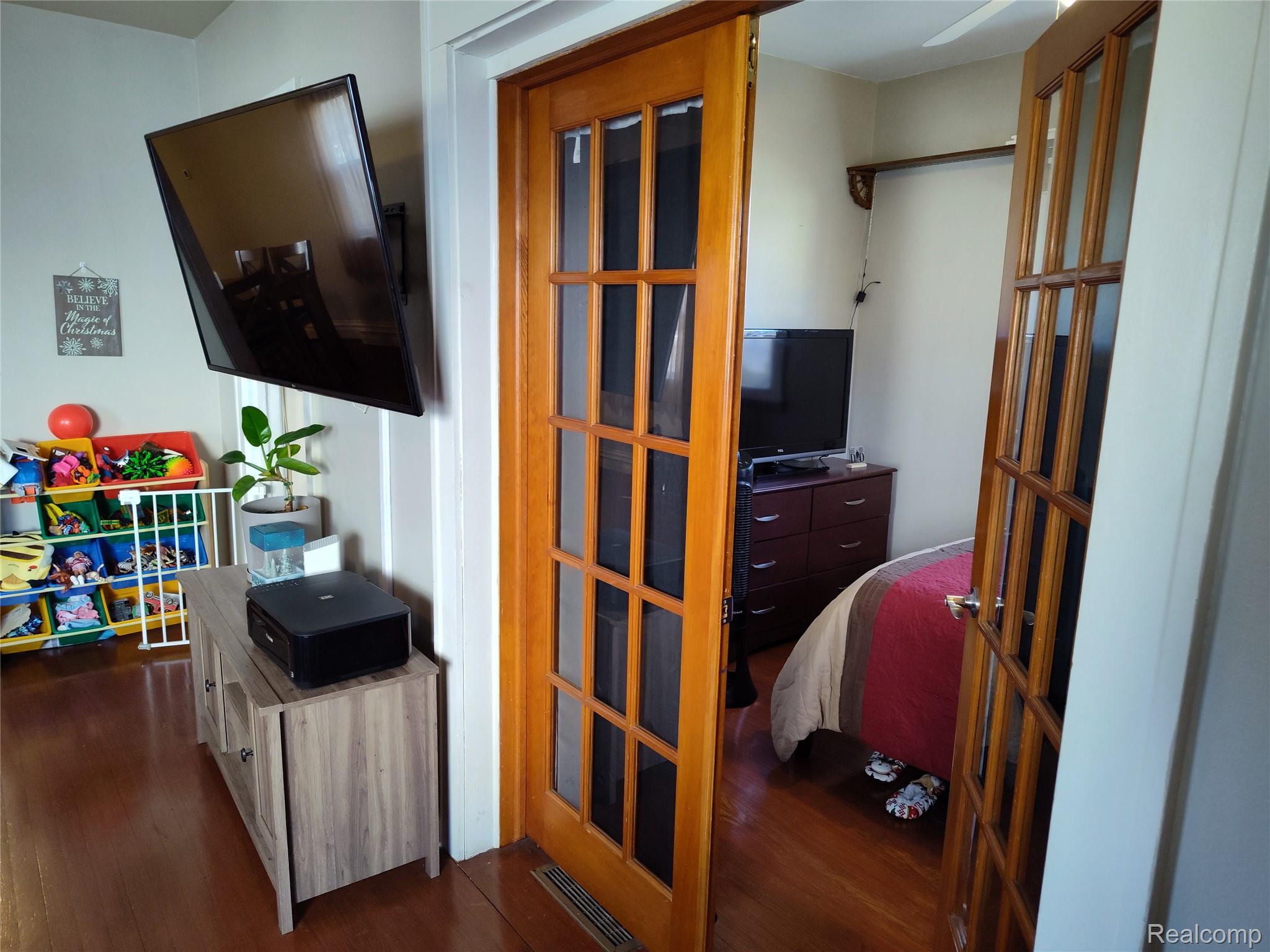 635 Laplaisance Road