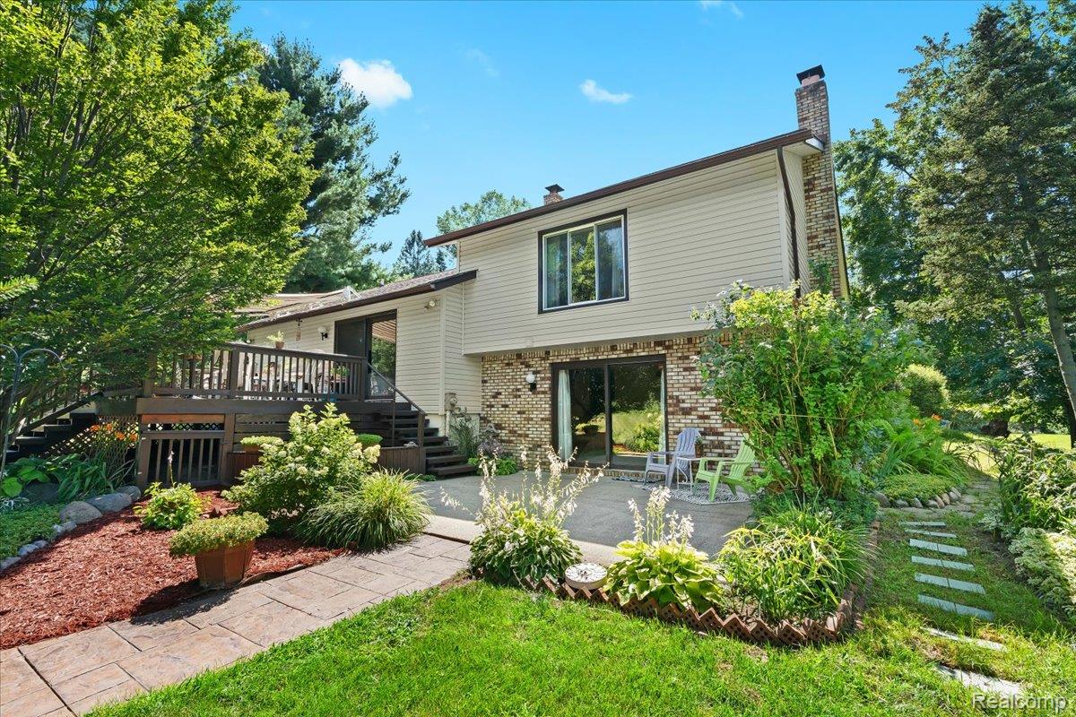3862 Saddle Lane
