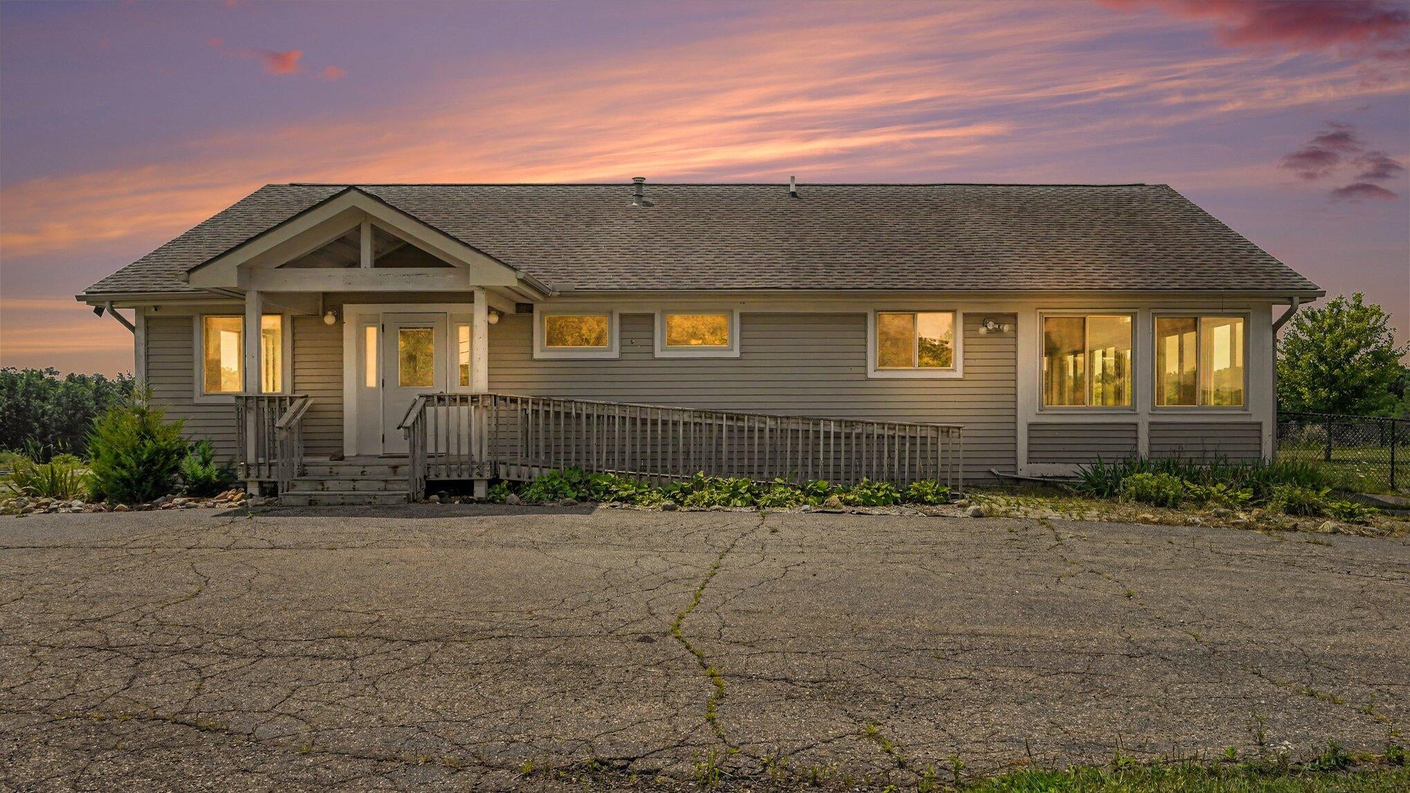 8753 Pleasant Lake Road