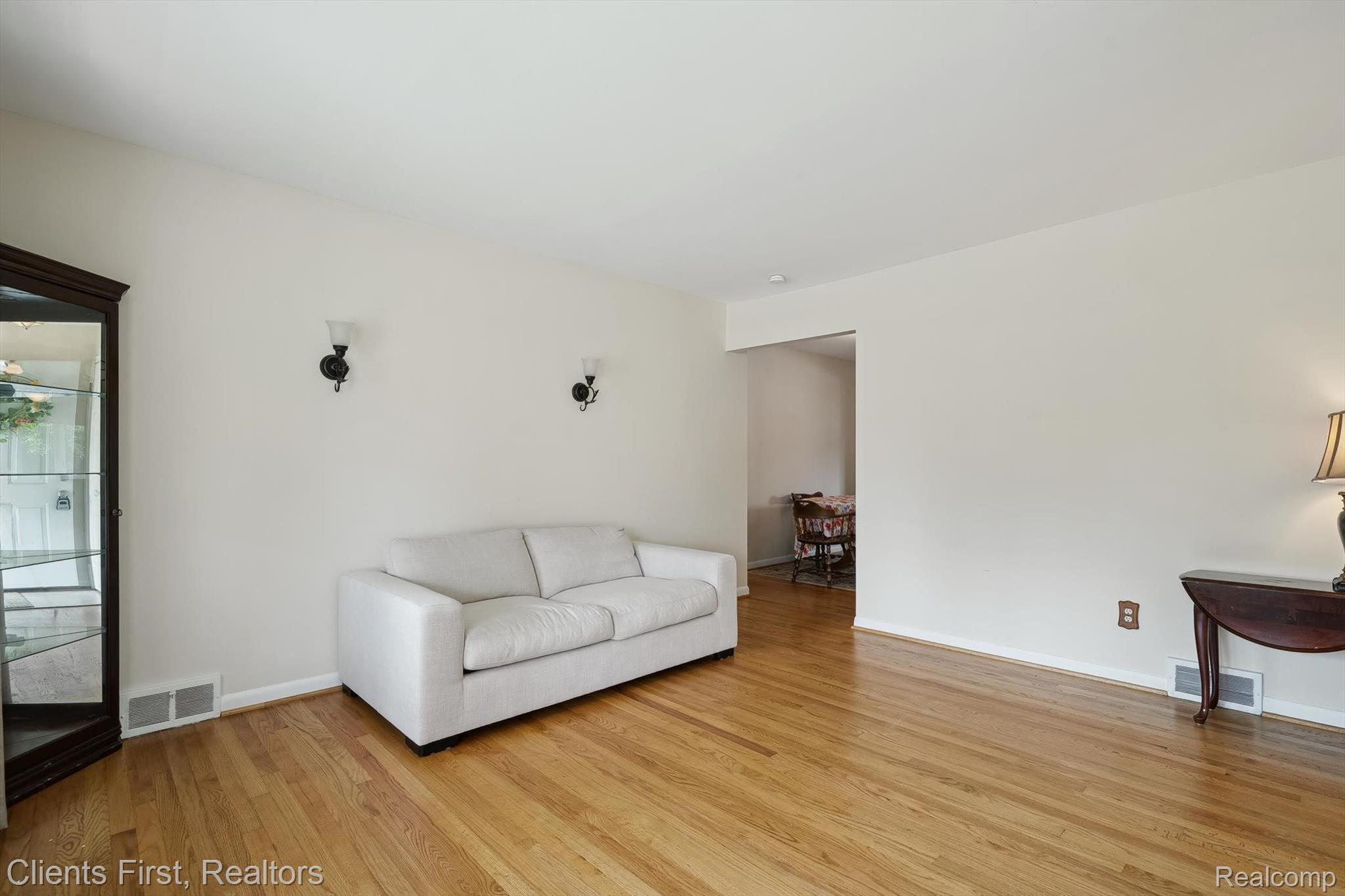 939 Deering Street
