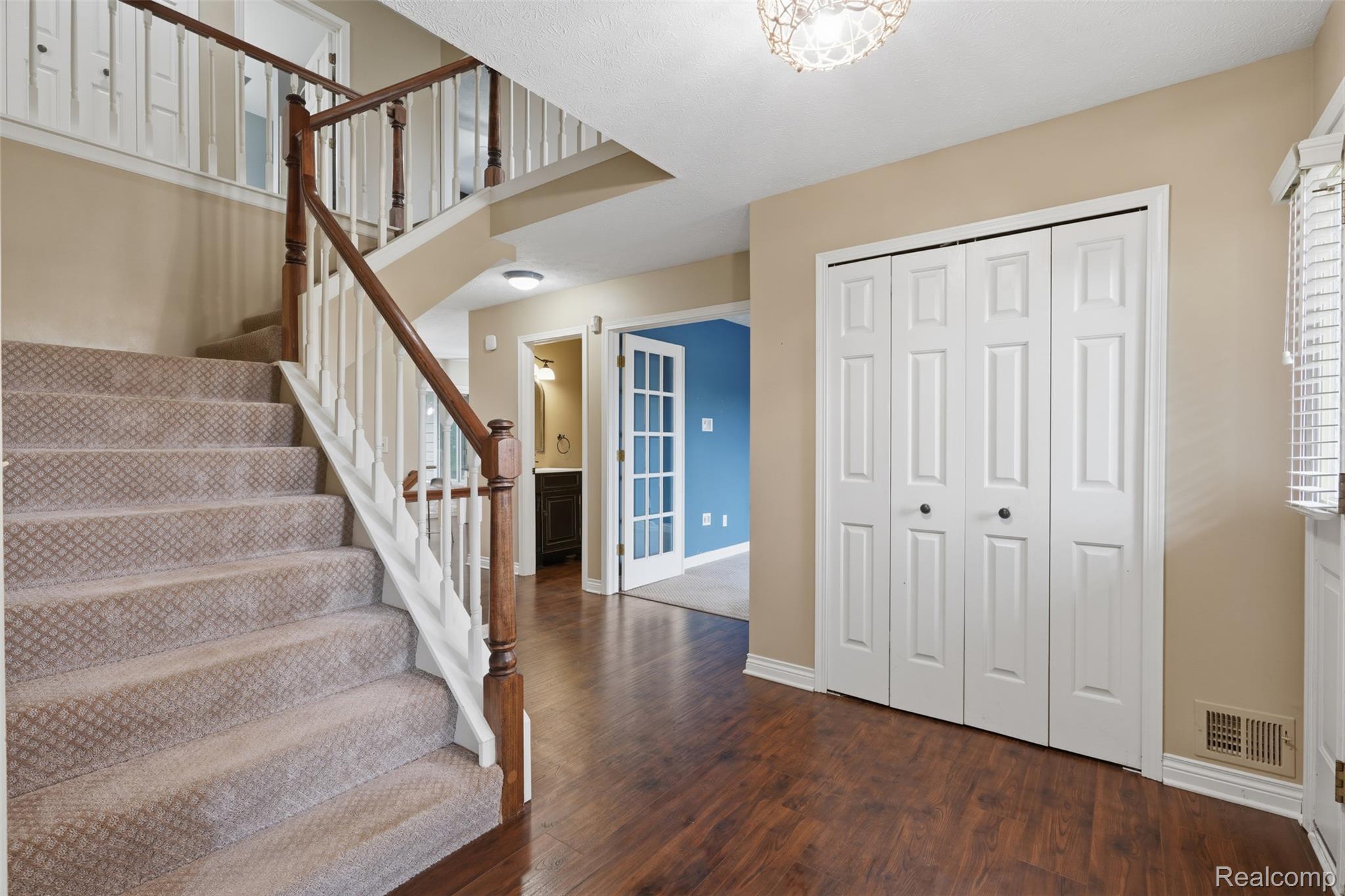 5336 Urbana Drive