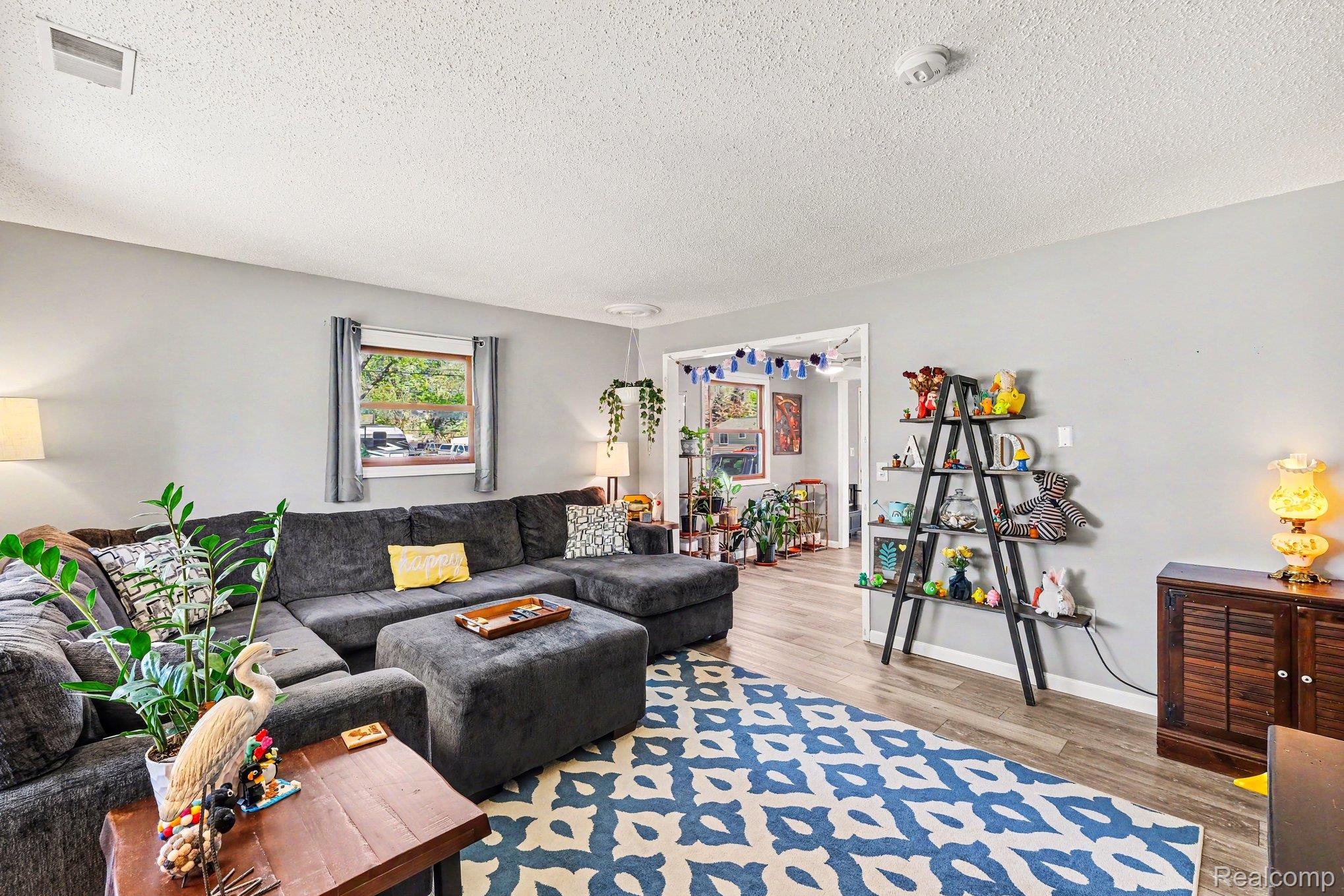 401 Lakeview Street