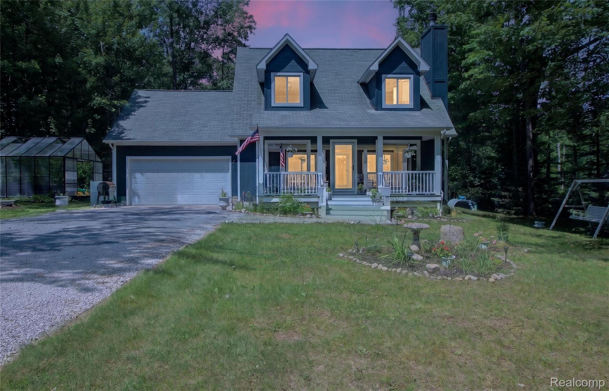 7170 Oak Hollow Trail