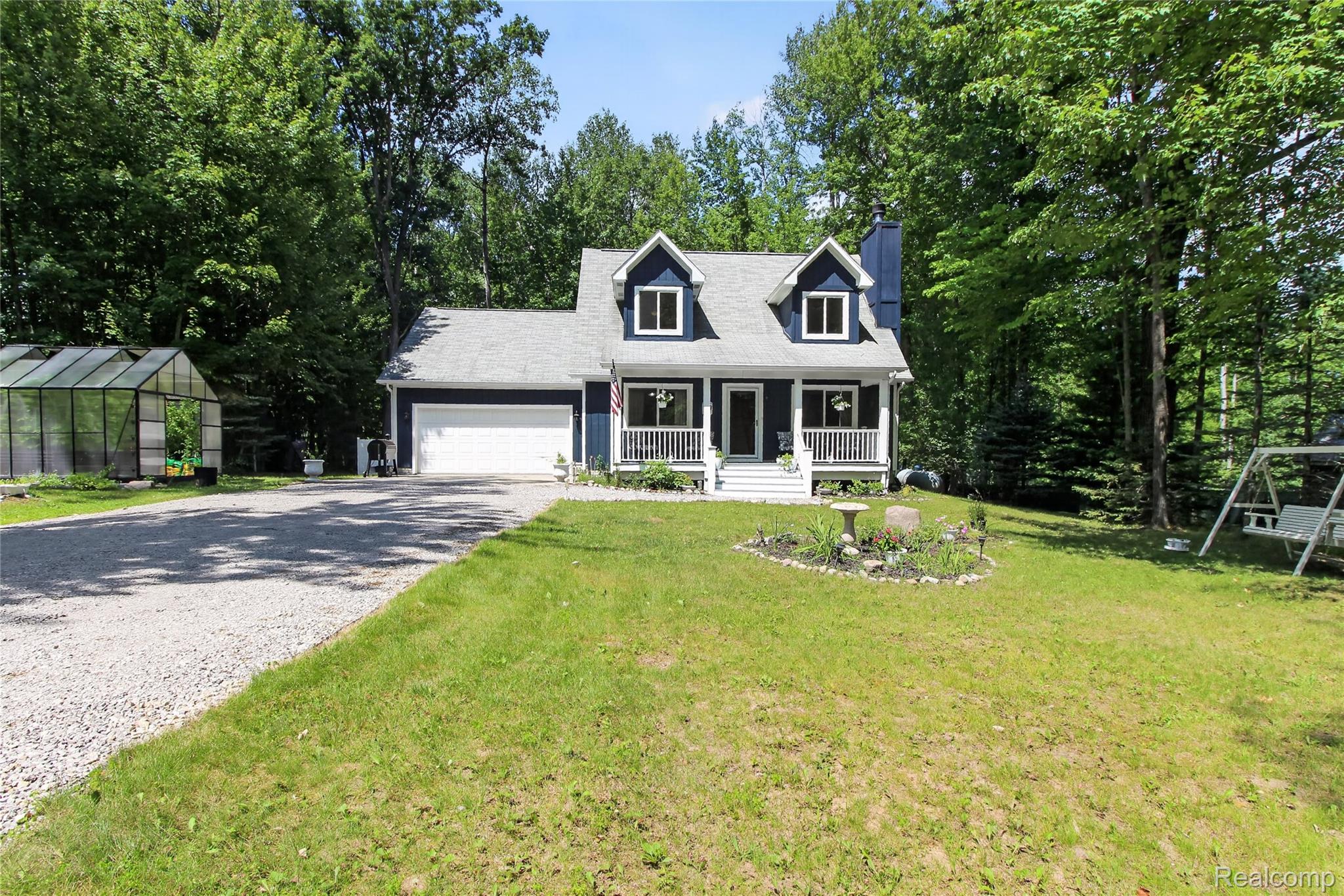 7170 Oak Hollow Trail