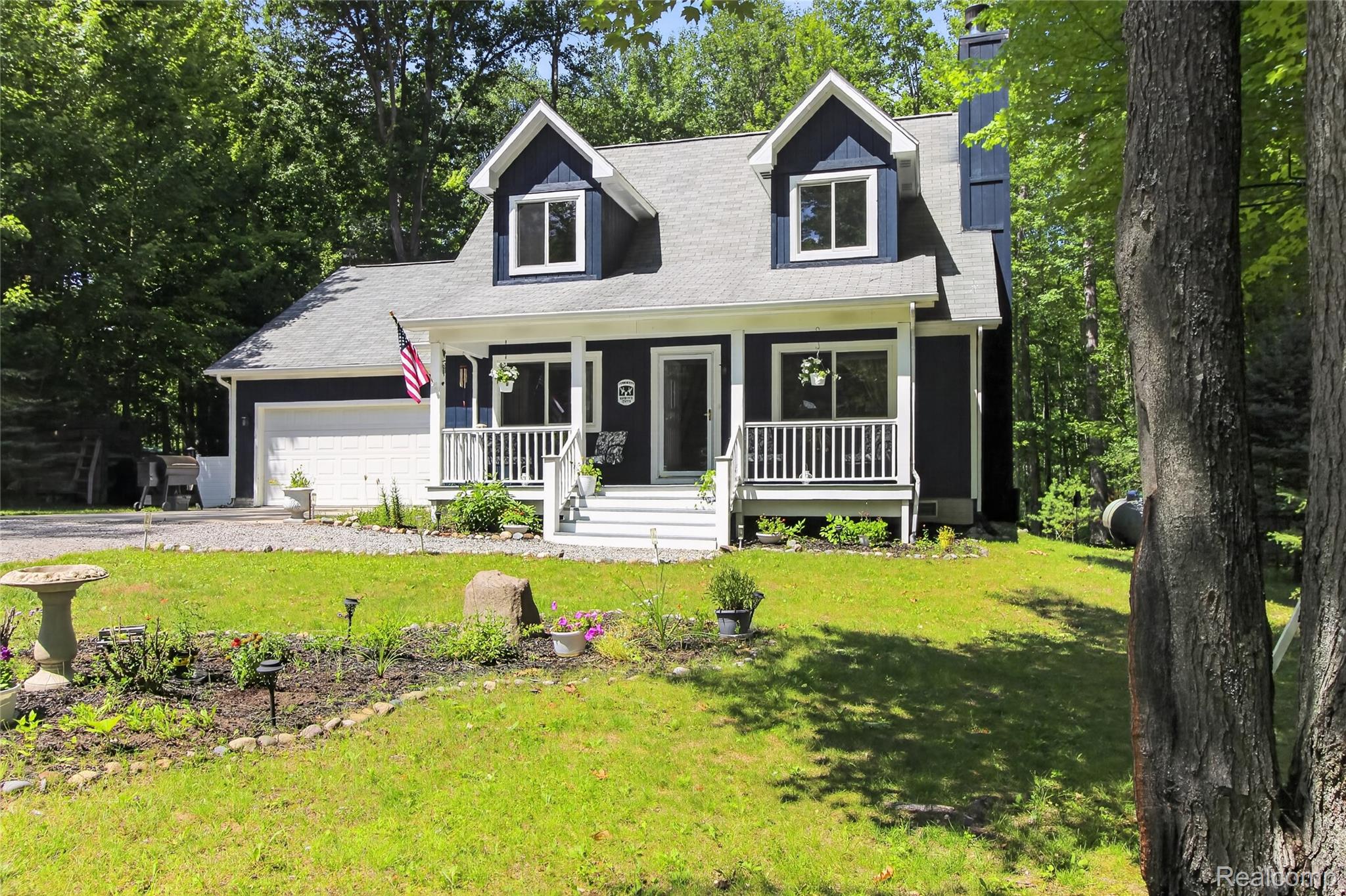 7170 Oak Hollow Trail