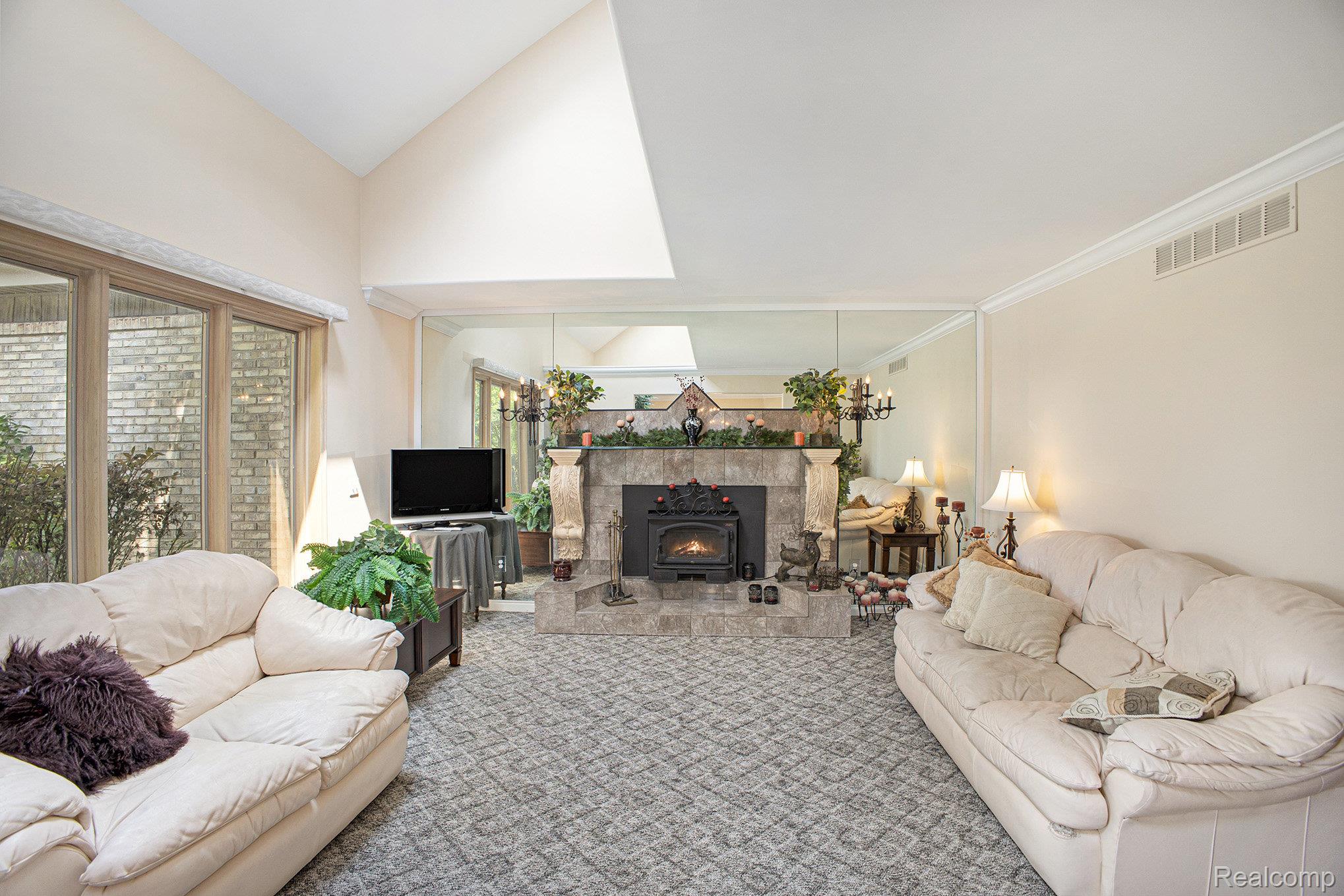 841 OLD MILFORD FARMS