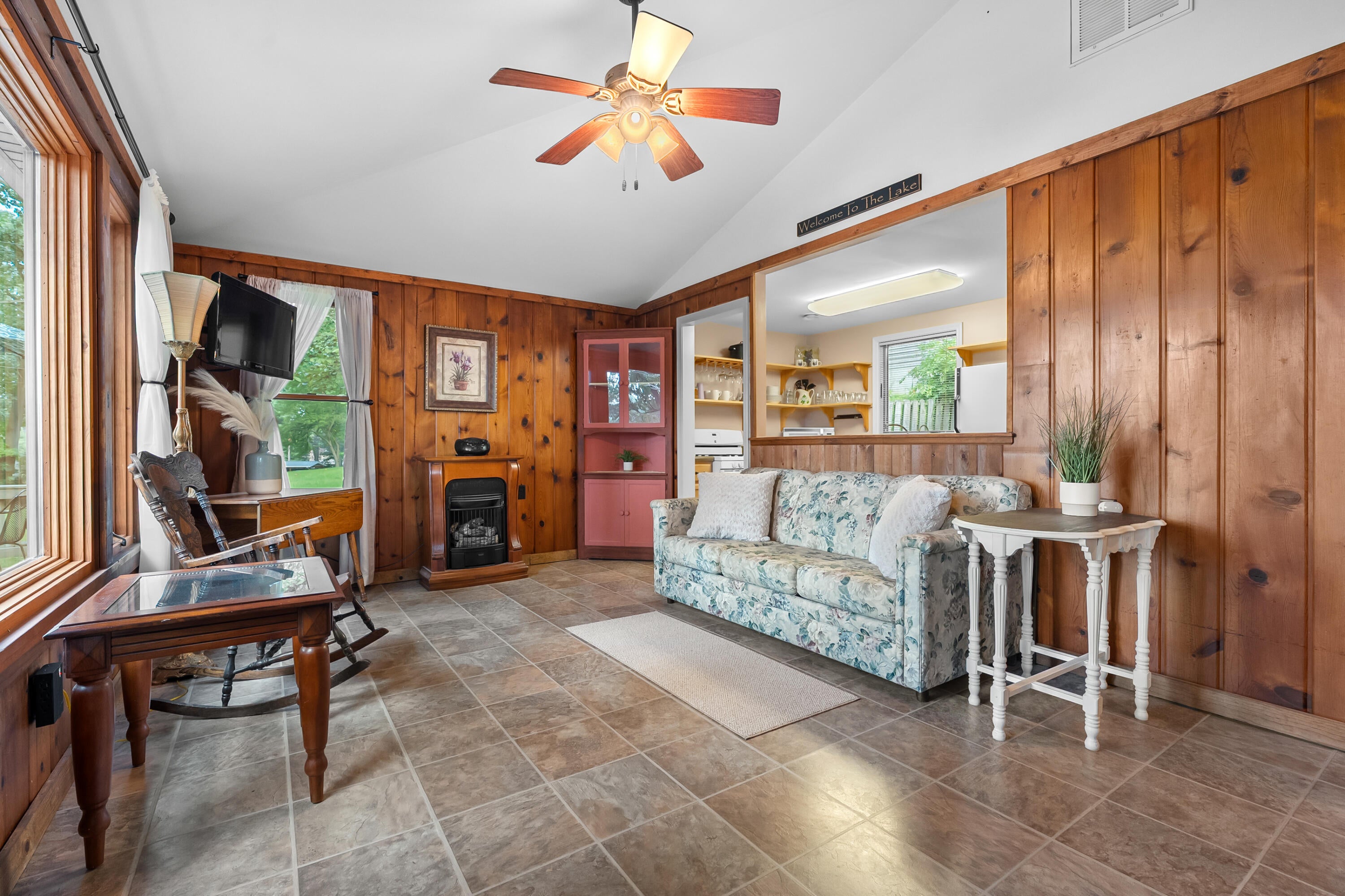 34120 Hillside Drive