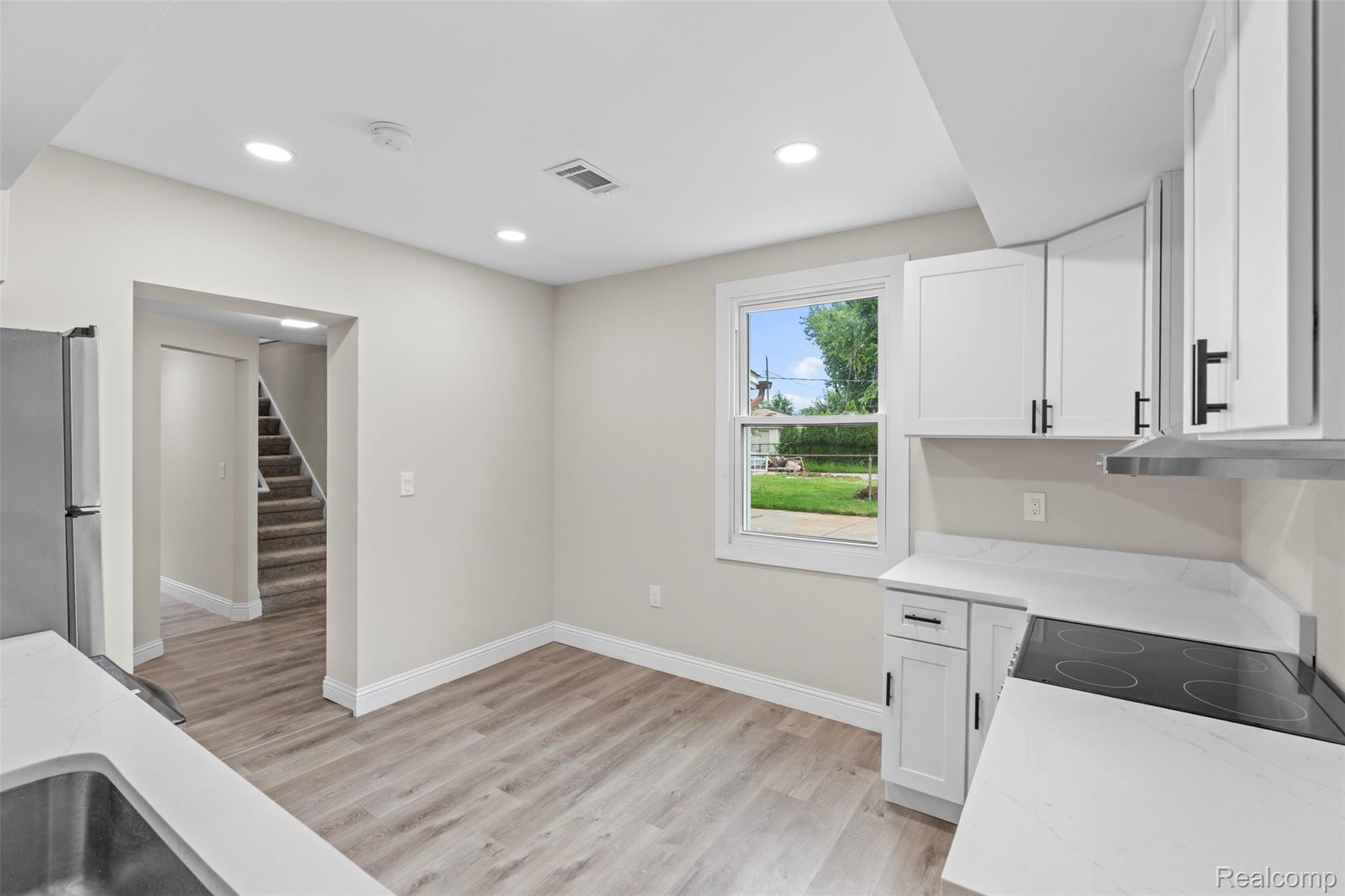 St Clair Shores City, Michigan 48082, United States, 5 Bedrooms Bedrooms, ,3 BathroomsBathrooms,Residential,Active,197046