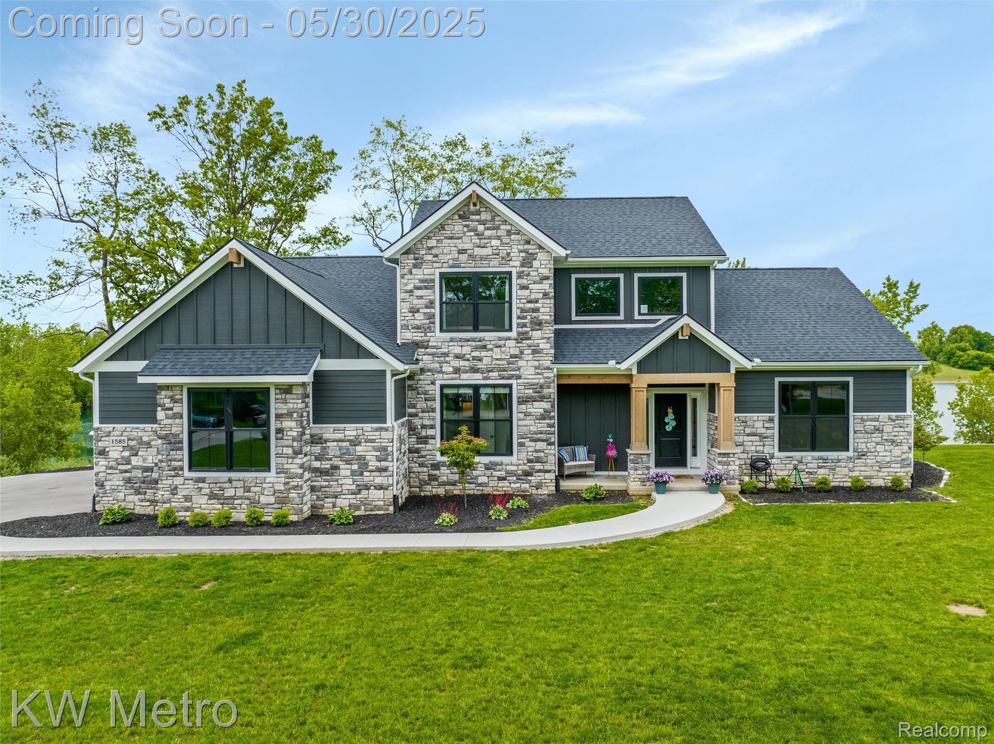 1585 Kriss Crossing Road