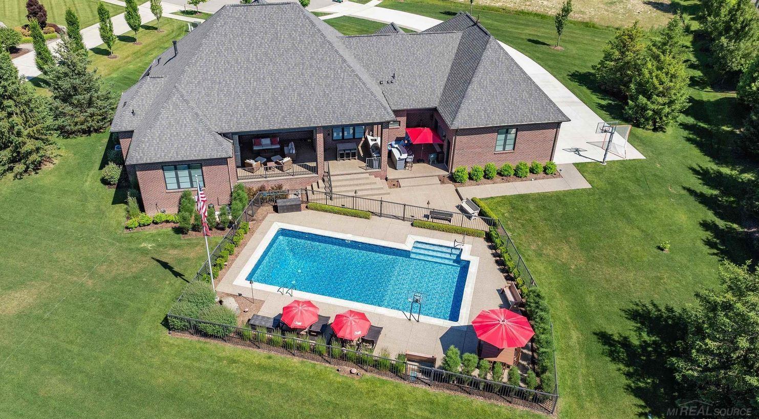 5876 Herrington Court