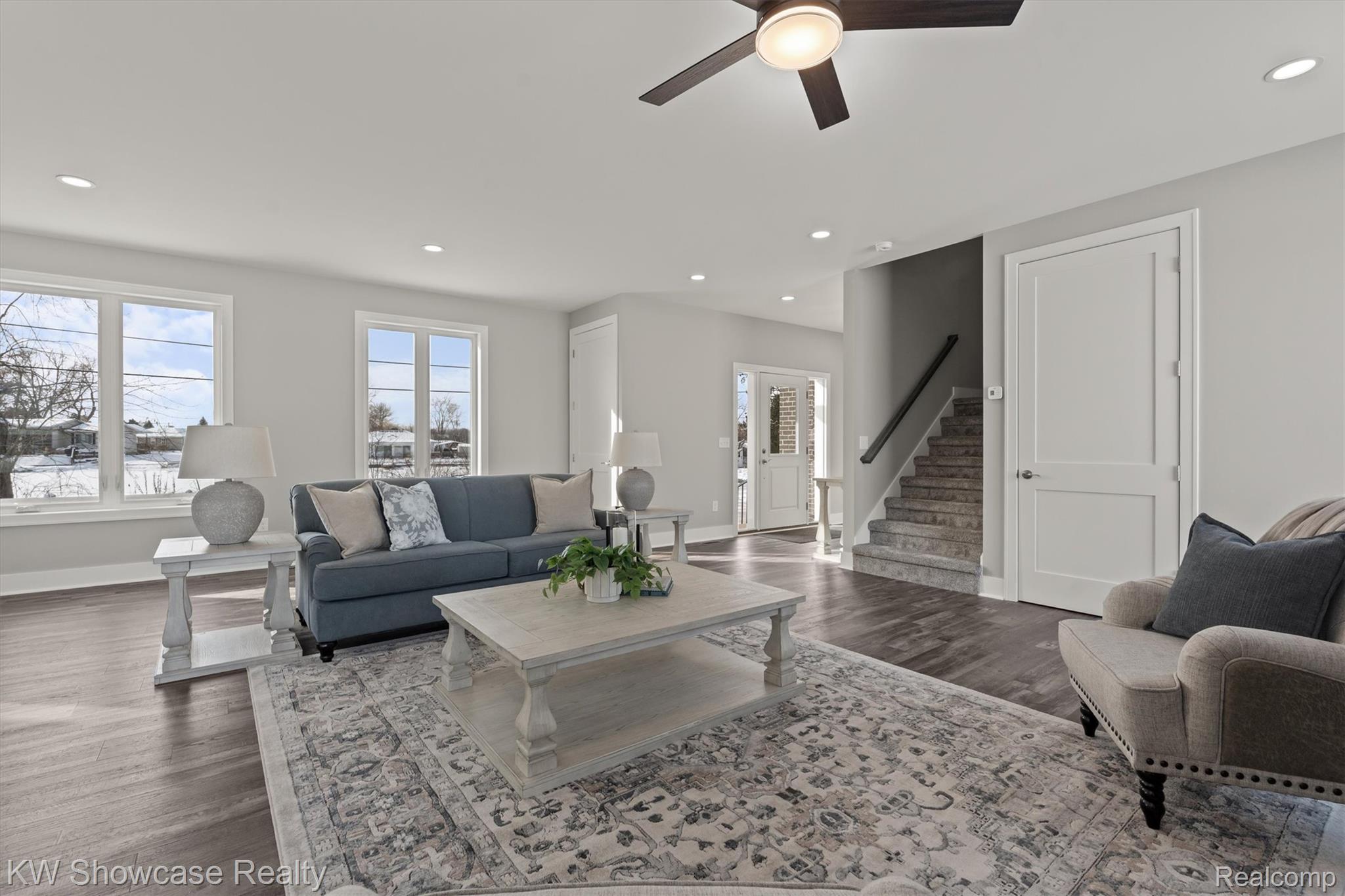 9090 Buckingham Street