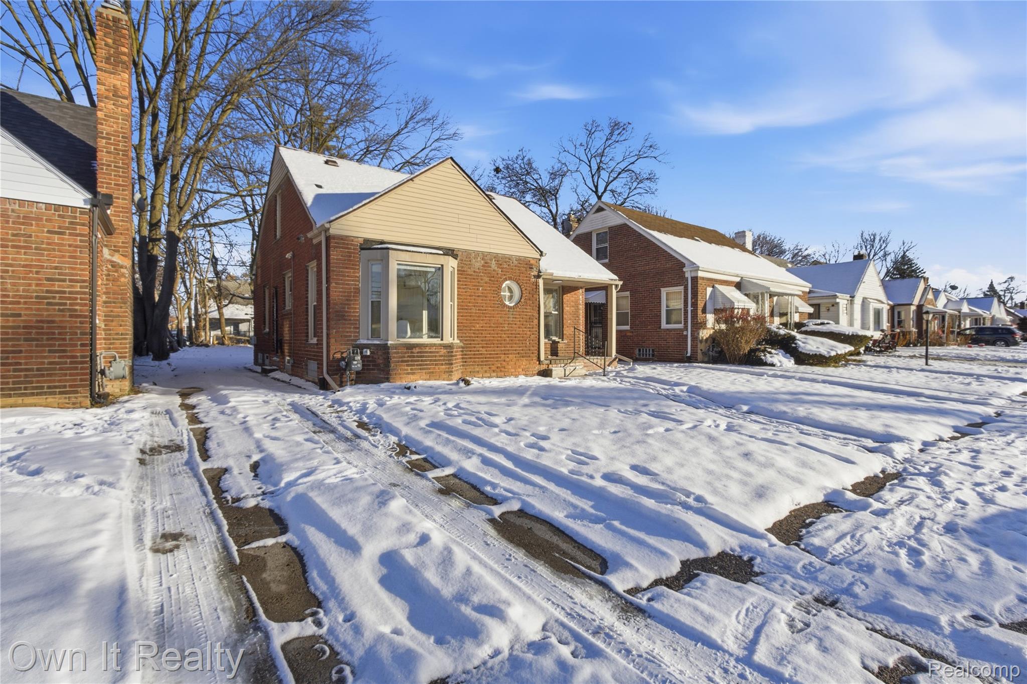 18500 Biltmore Street