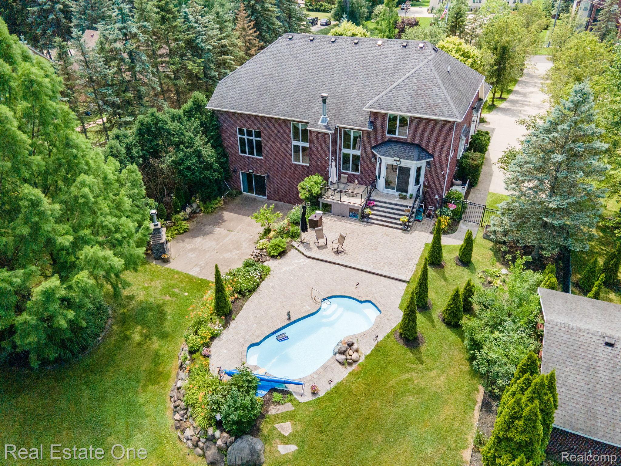 6120 EVANSWOOD Road