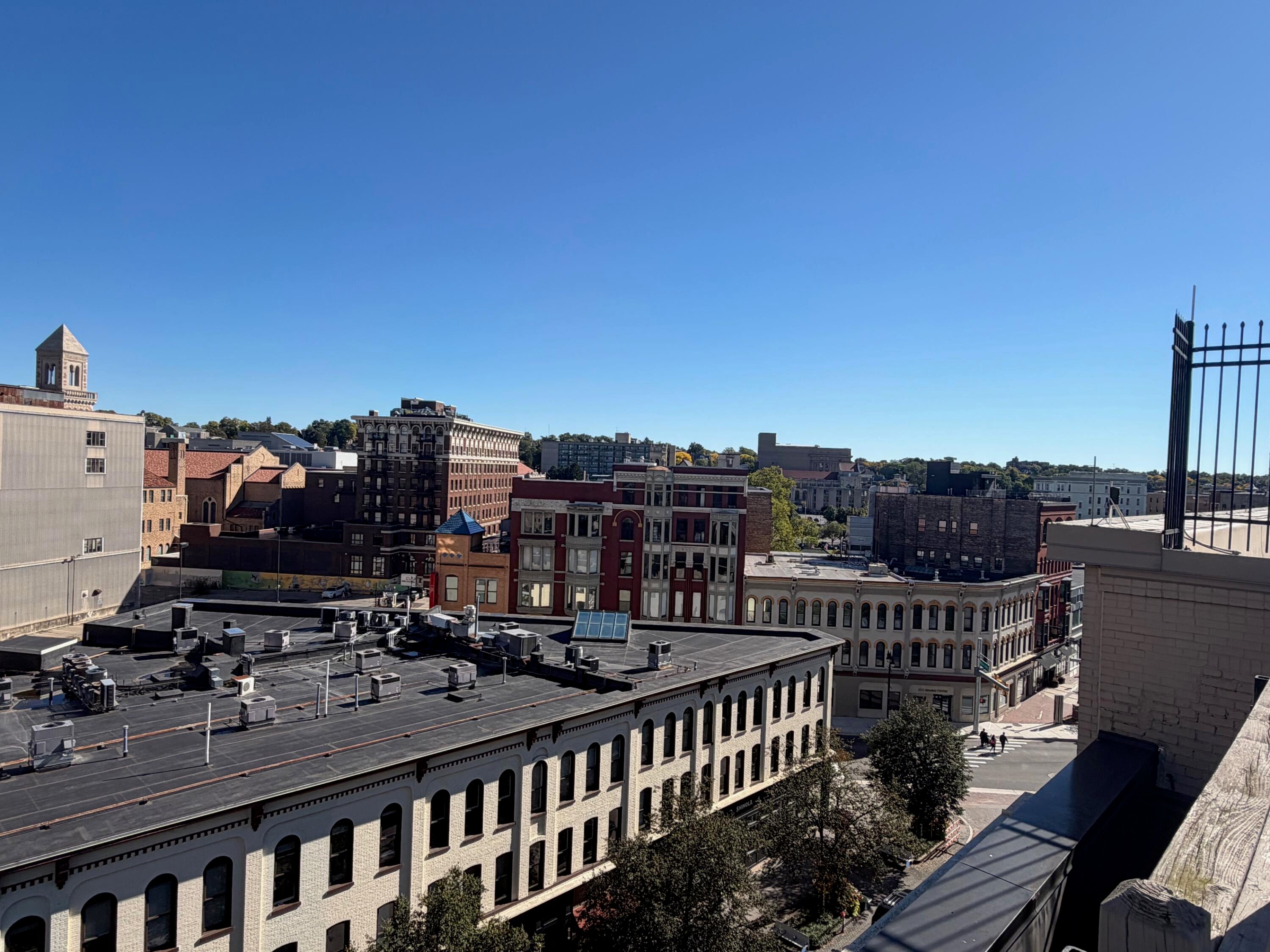 49 Monroe Center Street NW 8