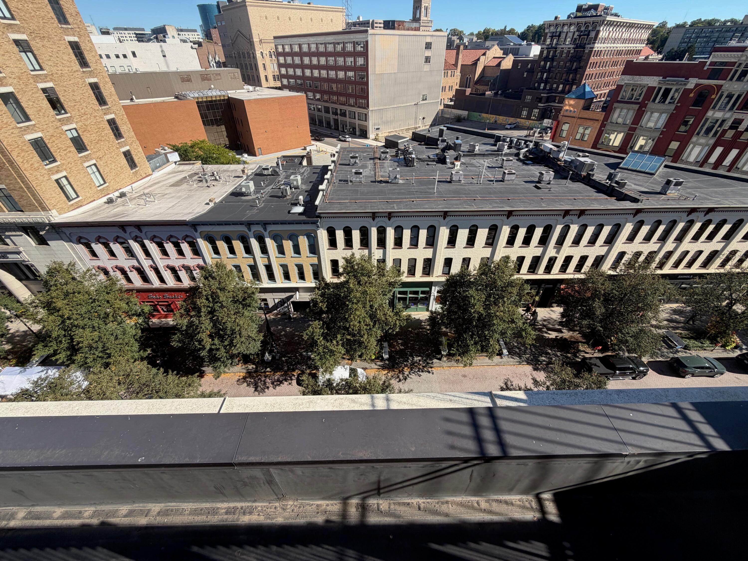 49 Monroe Center Street NW 8