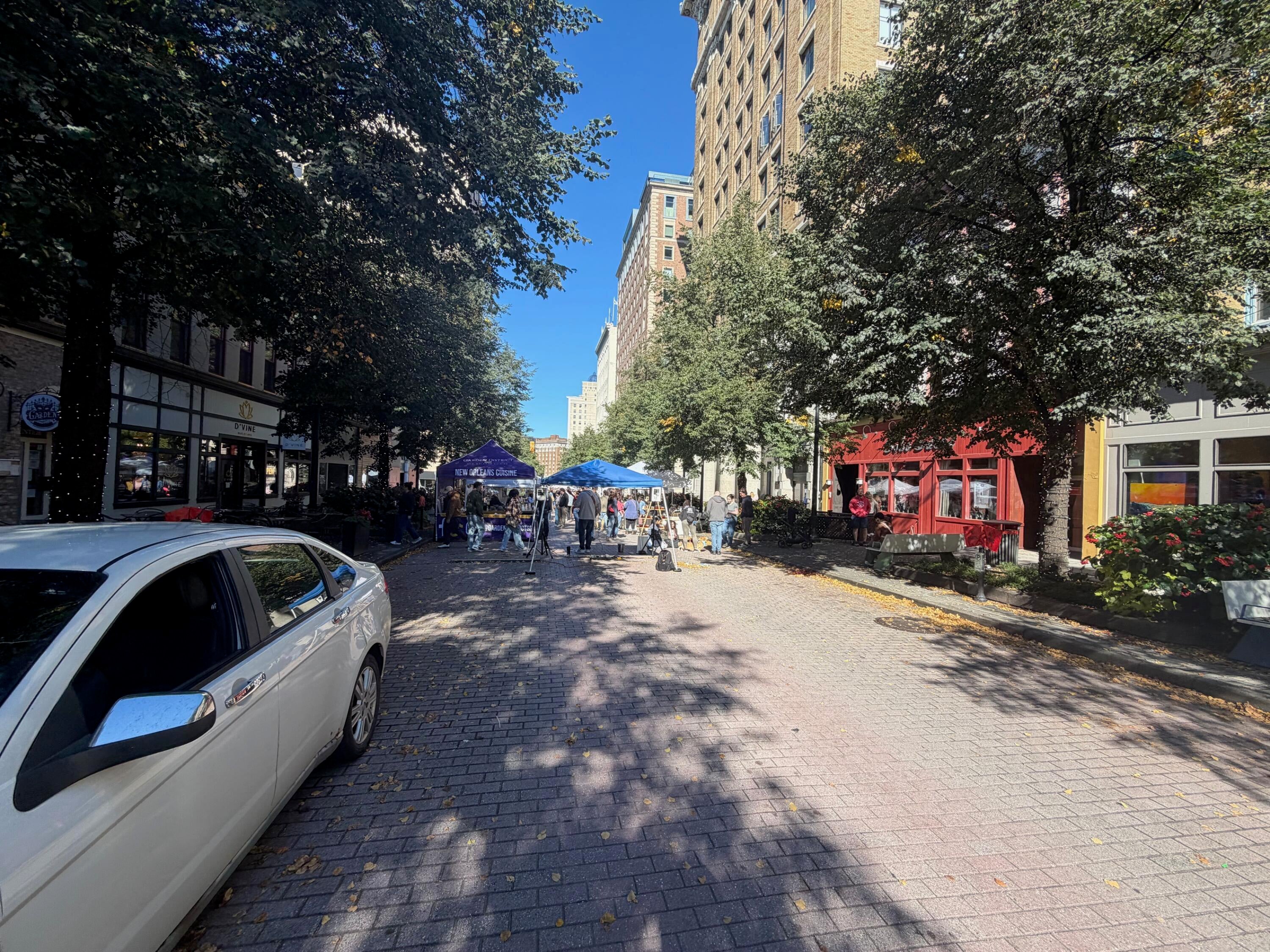 49 Monroe Center Street NW 8