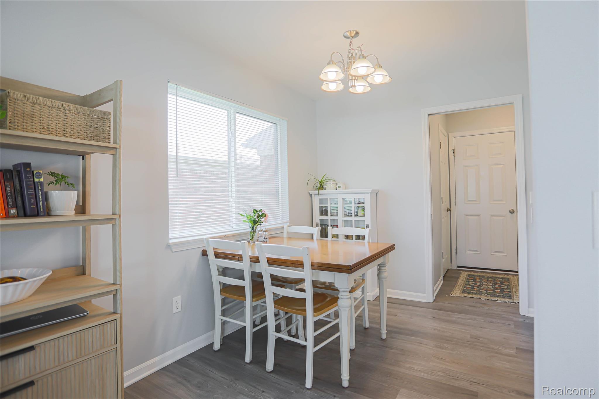 Warren City, Michigan 48088, United States, 2 Bedrooms Bedrooms, ,2 BathroomsBathrooms,Residential,Pending,181962