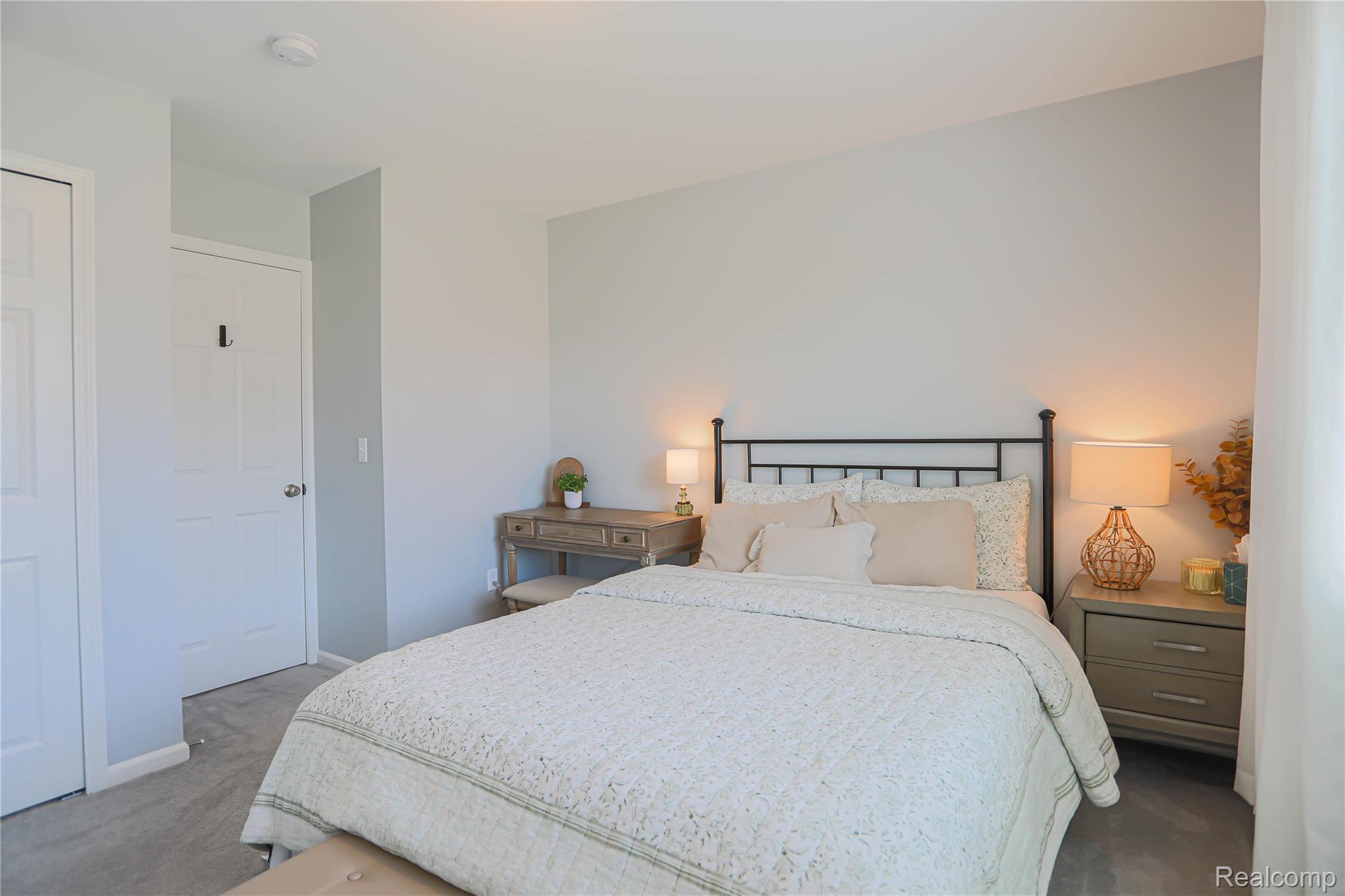 Warren City, Michigan 48088, United States, 2 Bedrooms Bedrooms, ,2 BathroomsBathrooms,Residential,Pending,181962