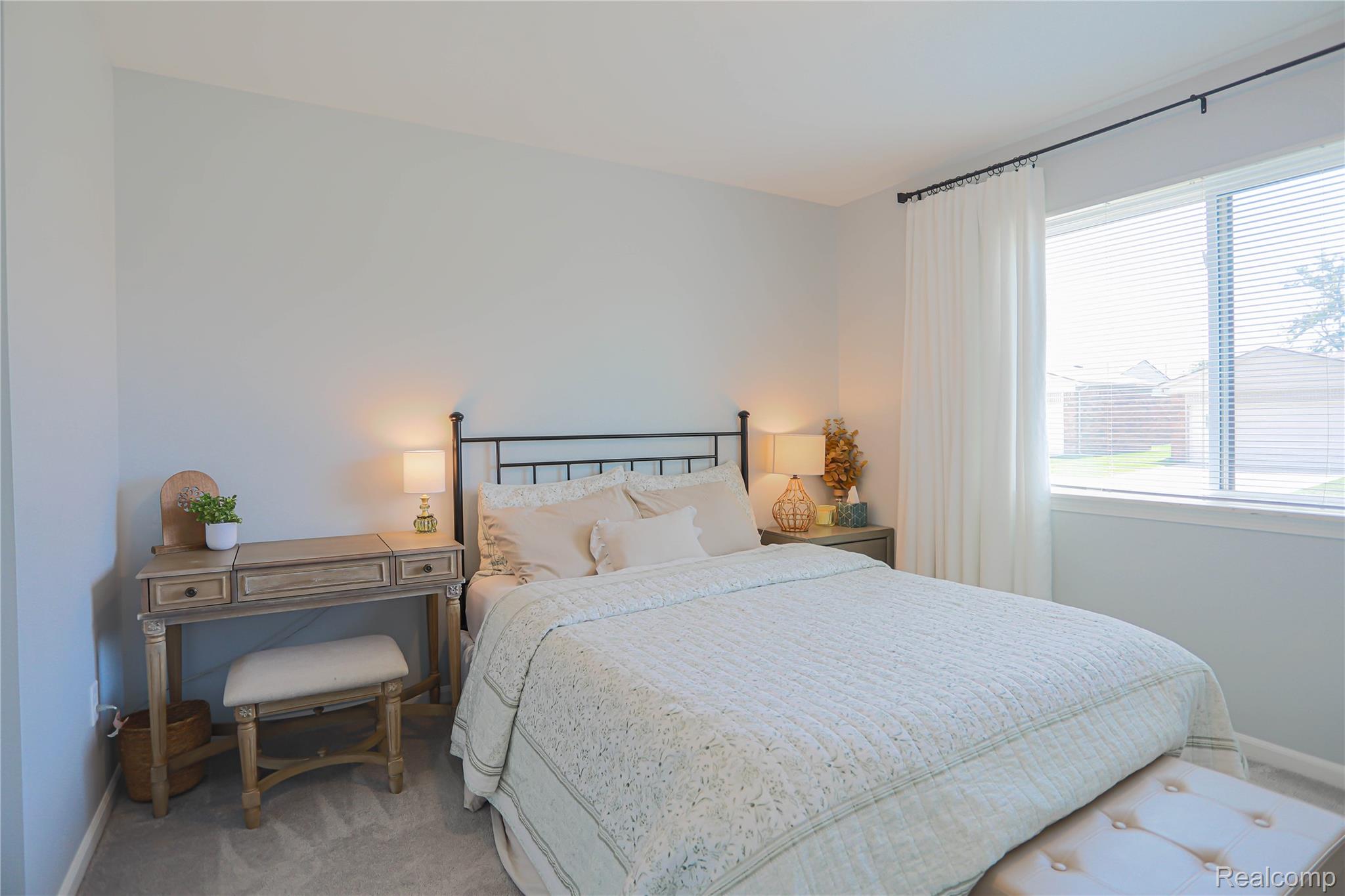 Warren City, Michigan 48088, United States, 2 Bedrooms Bedrooms, ,2 BathroomsBathrooms,Residential,Pending,181962