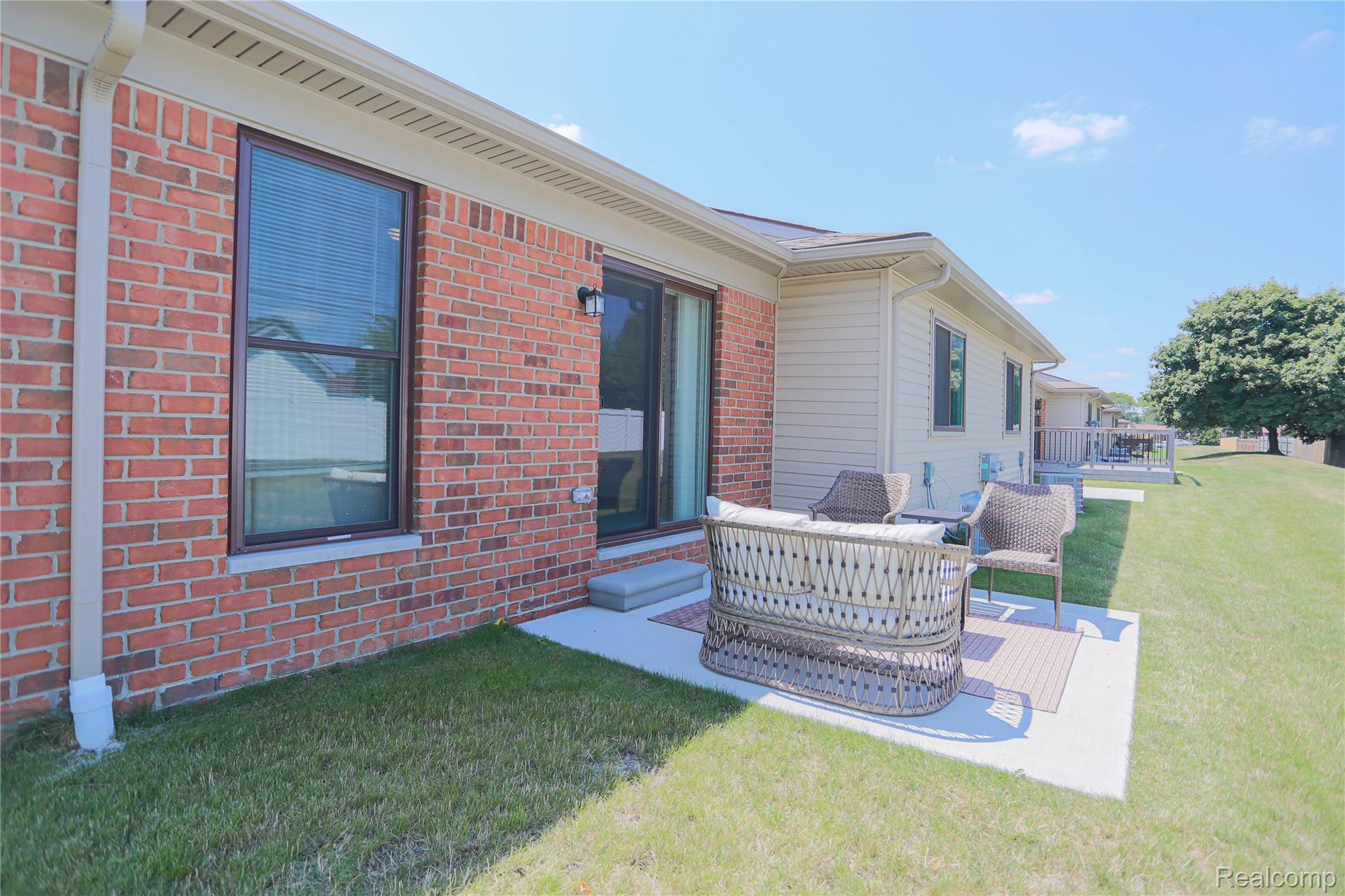 Warren City, Michigan 48088, United States, 2 Bedrooms Bedrooms, ,2 BathroomsBathrooms,Residential,Pending,181962