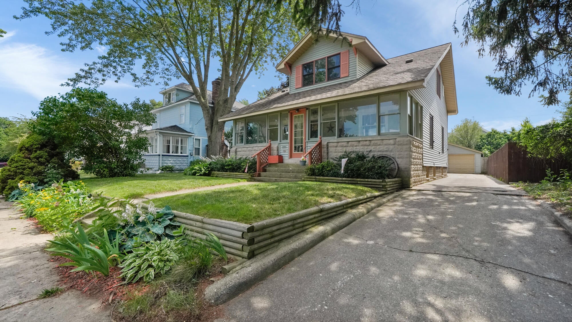 50 W Cherry Avenue