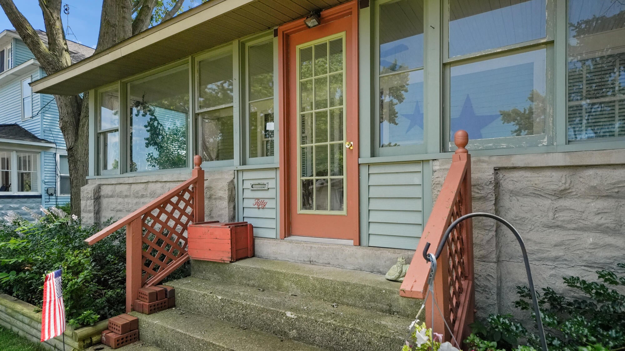50 W Cherry Avenue