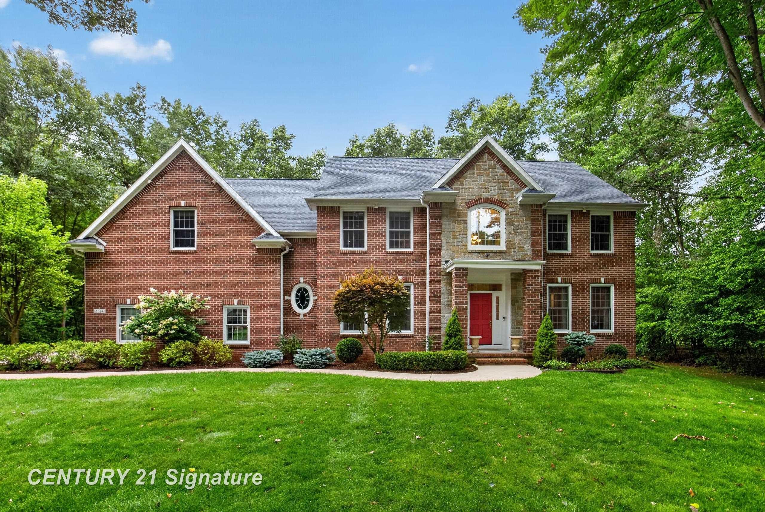 2384 E Cardinal Drive