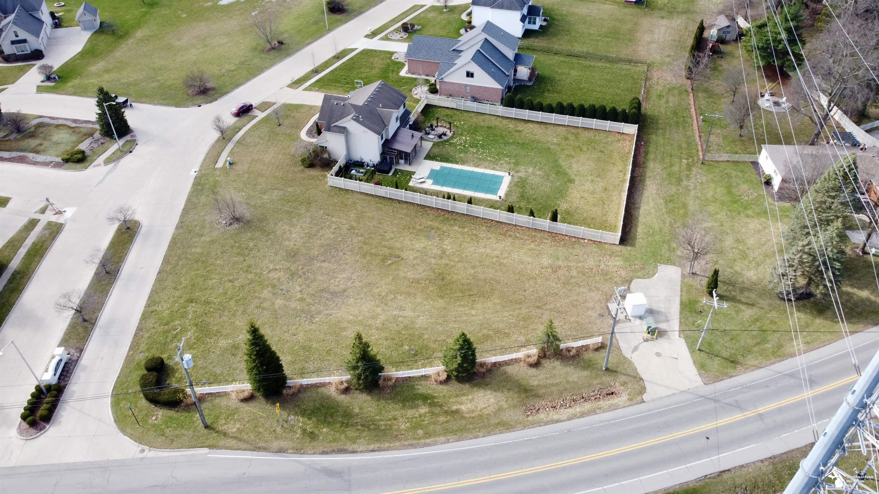 1691 Glenridge Lane