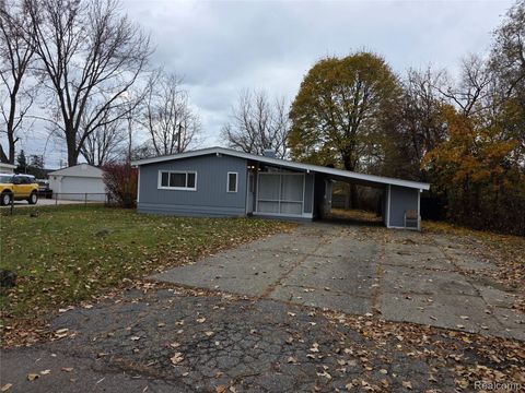 261 Spring Park Walled Lake City MI 48390