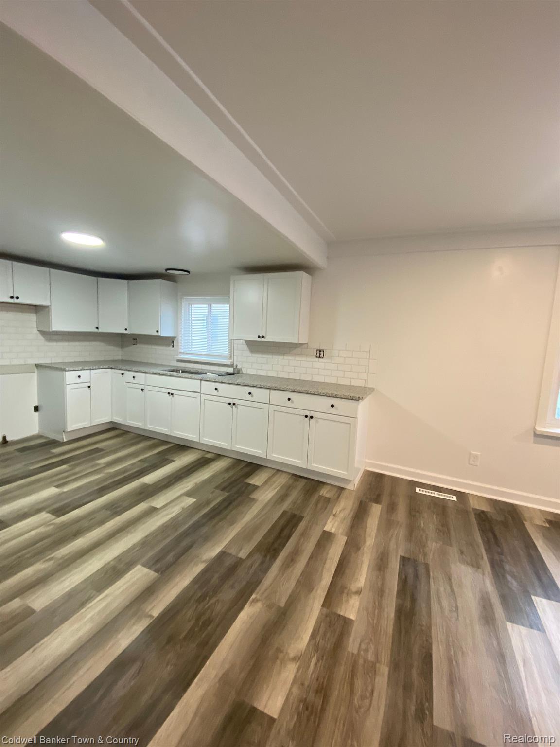 4031 HILLCREST