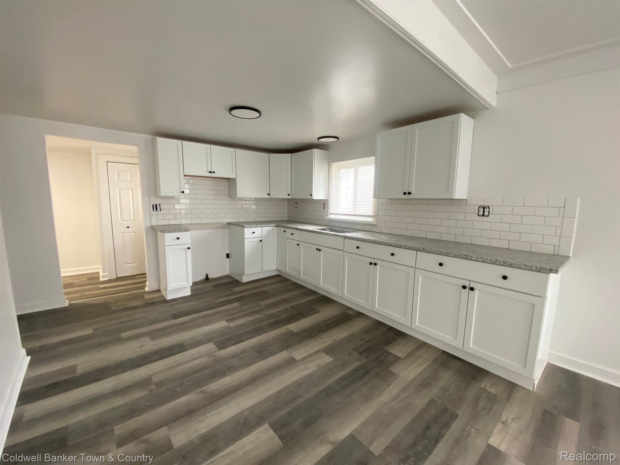 4031 HILLCREST