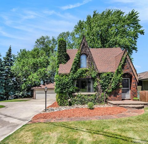 2058 S Long Lake Road Fenton City MI 48430