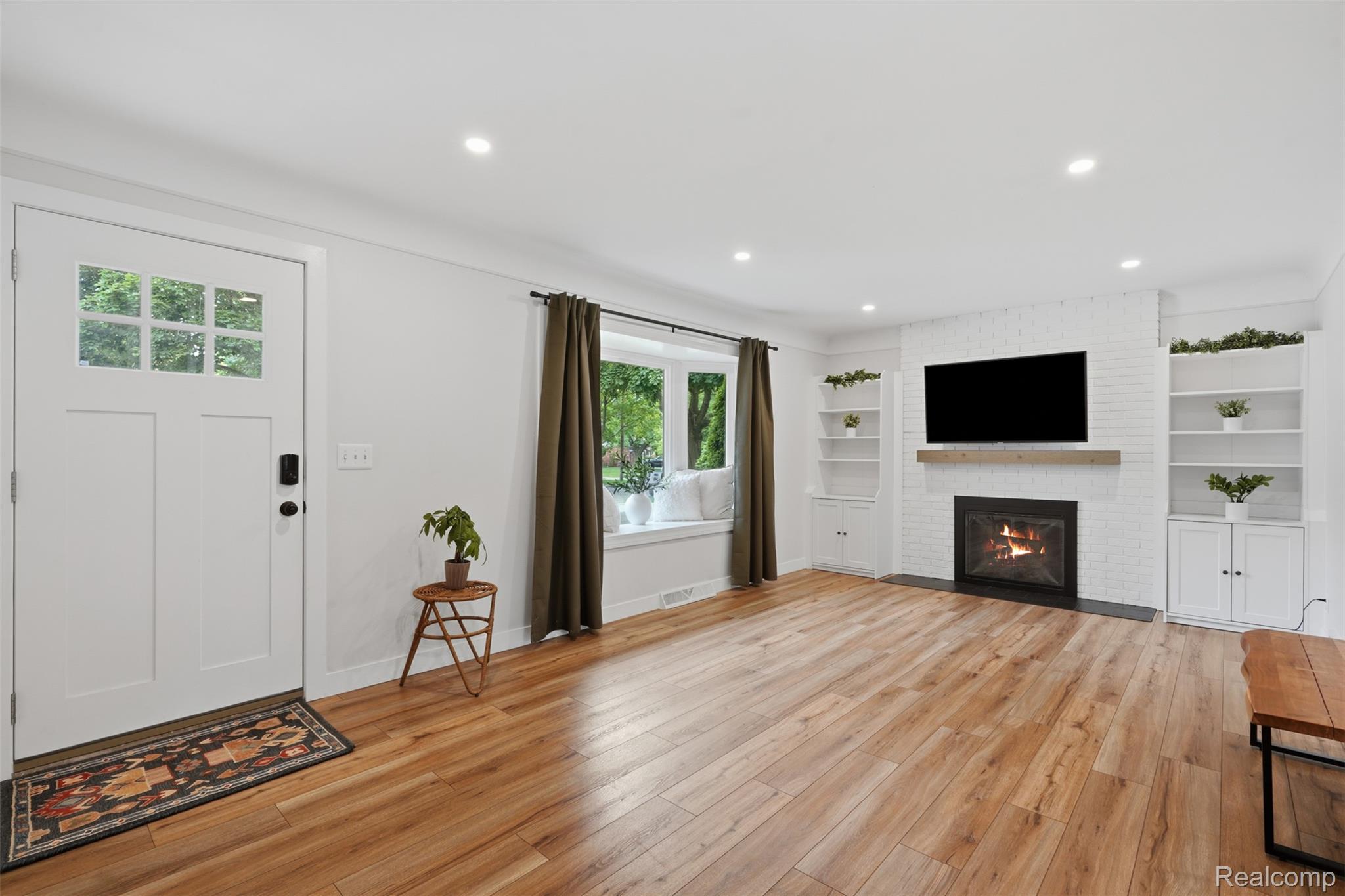 595 Byron Street