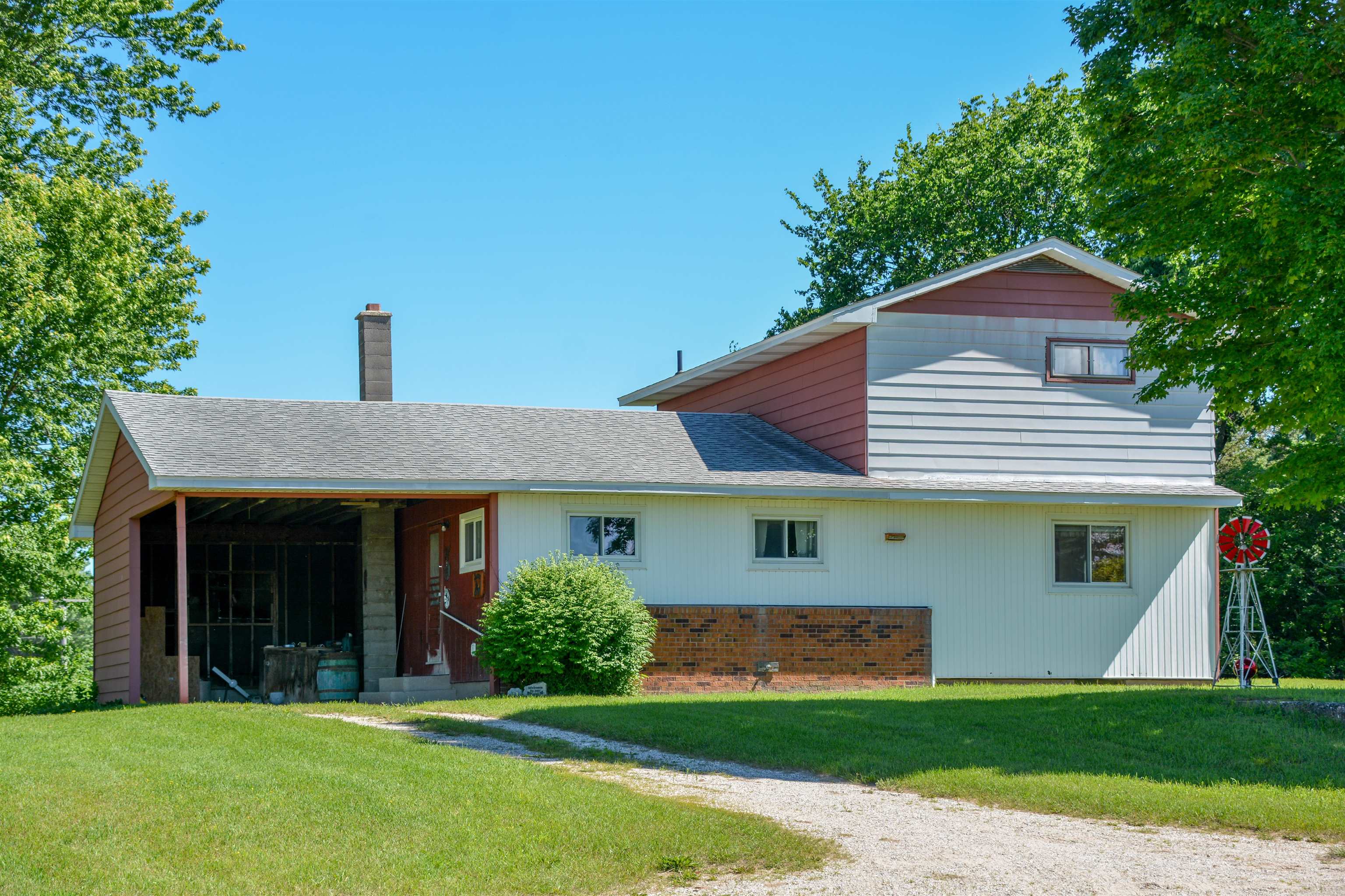 3102 S 9 Road