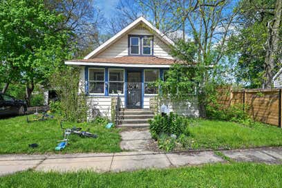 318 N 10th Street Niles City MI 49120
