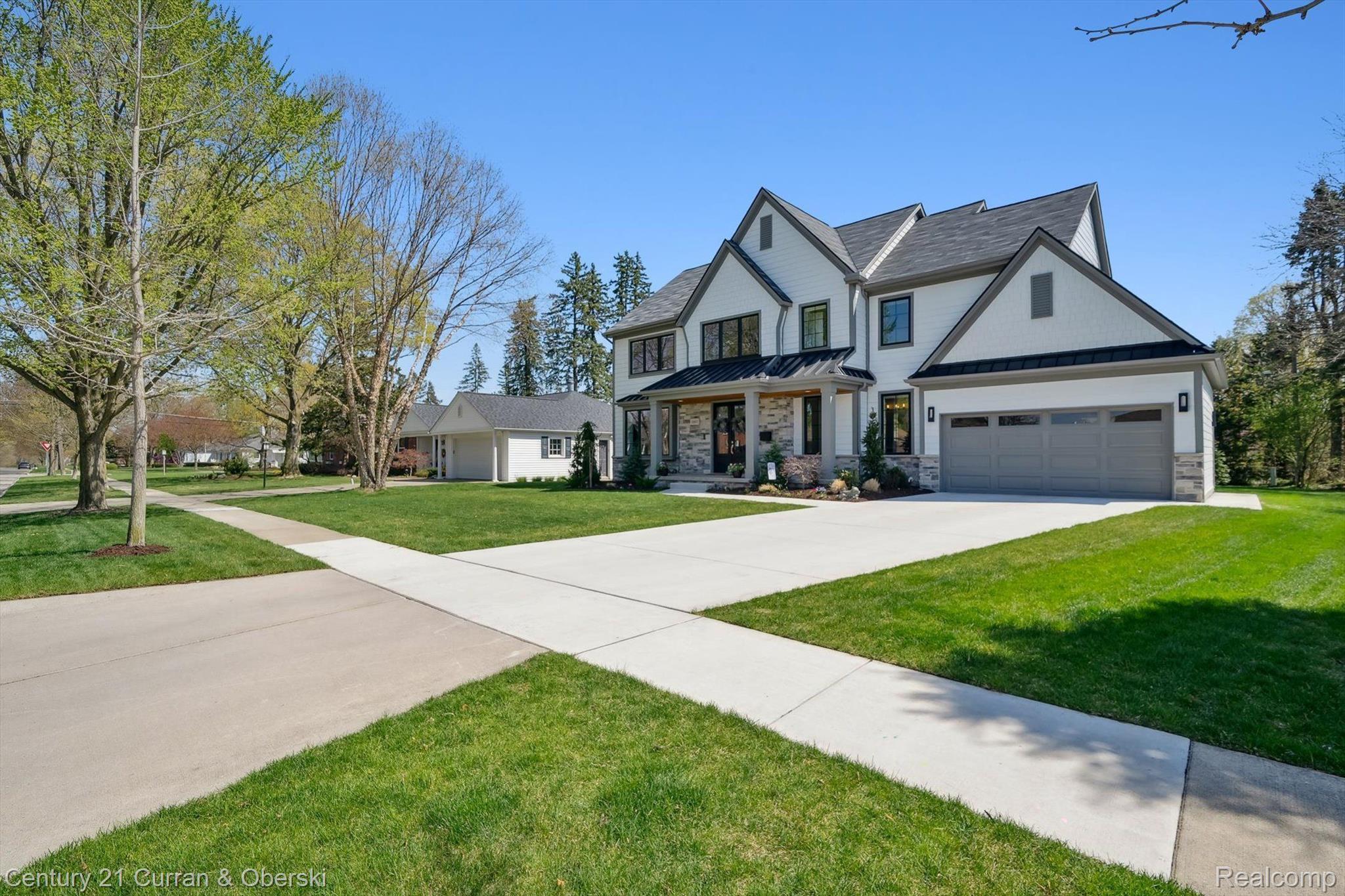 1663 FAIRWAY Drive