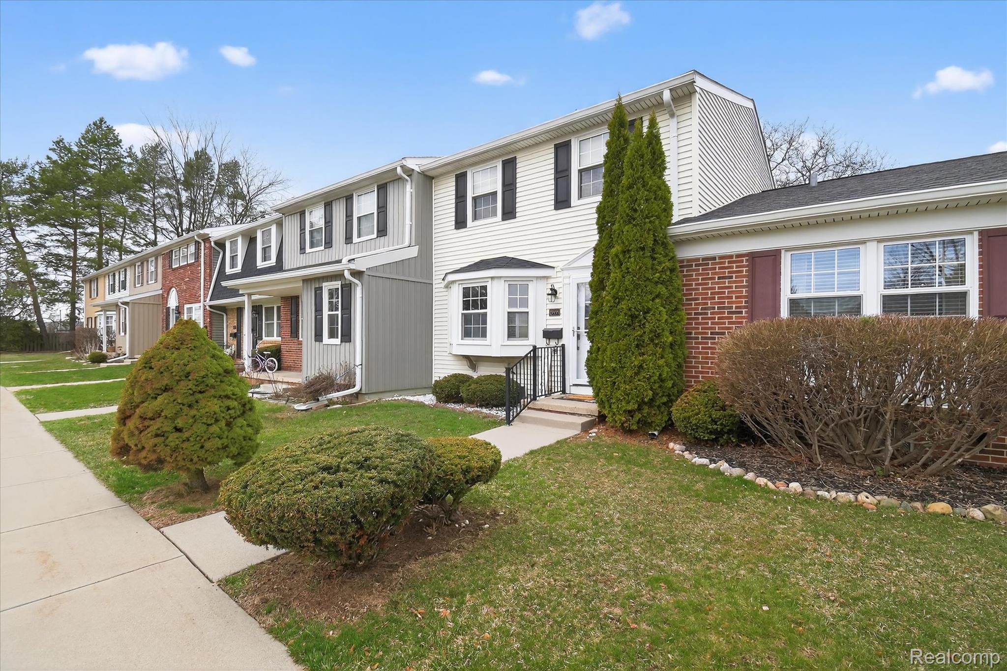 19555 Dartmouth Place