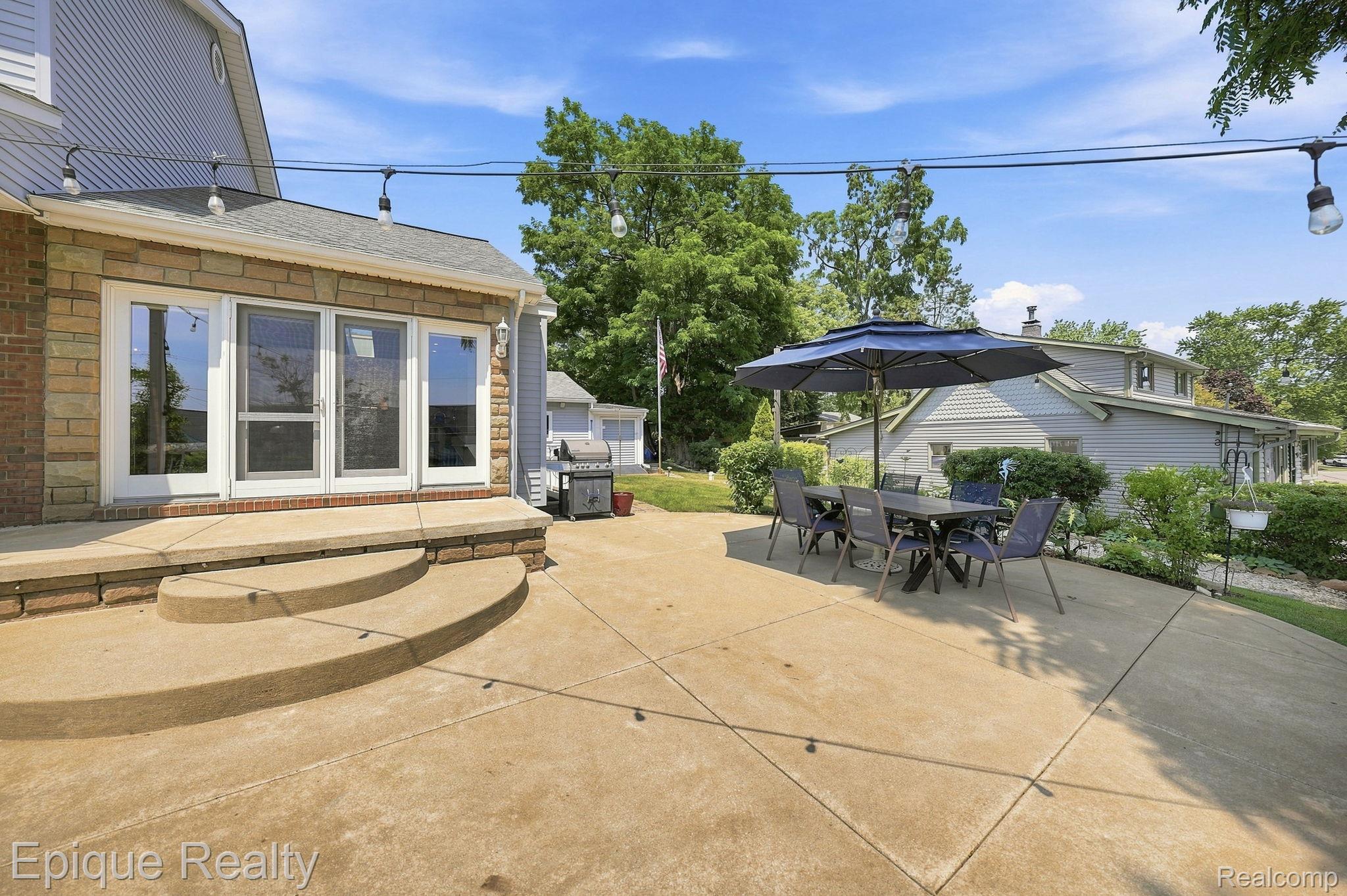 1642 Delmonte Street