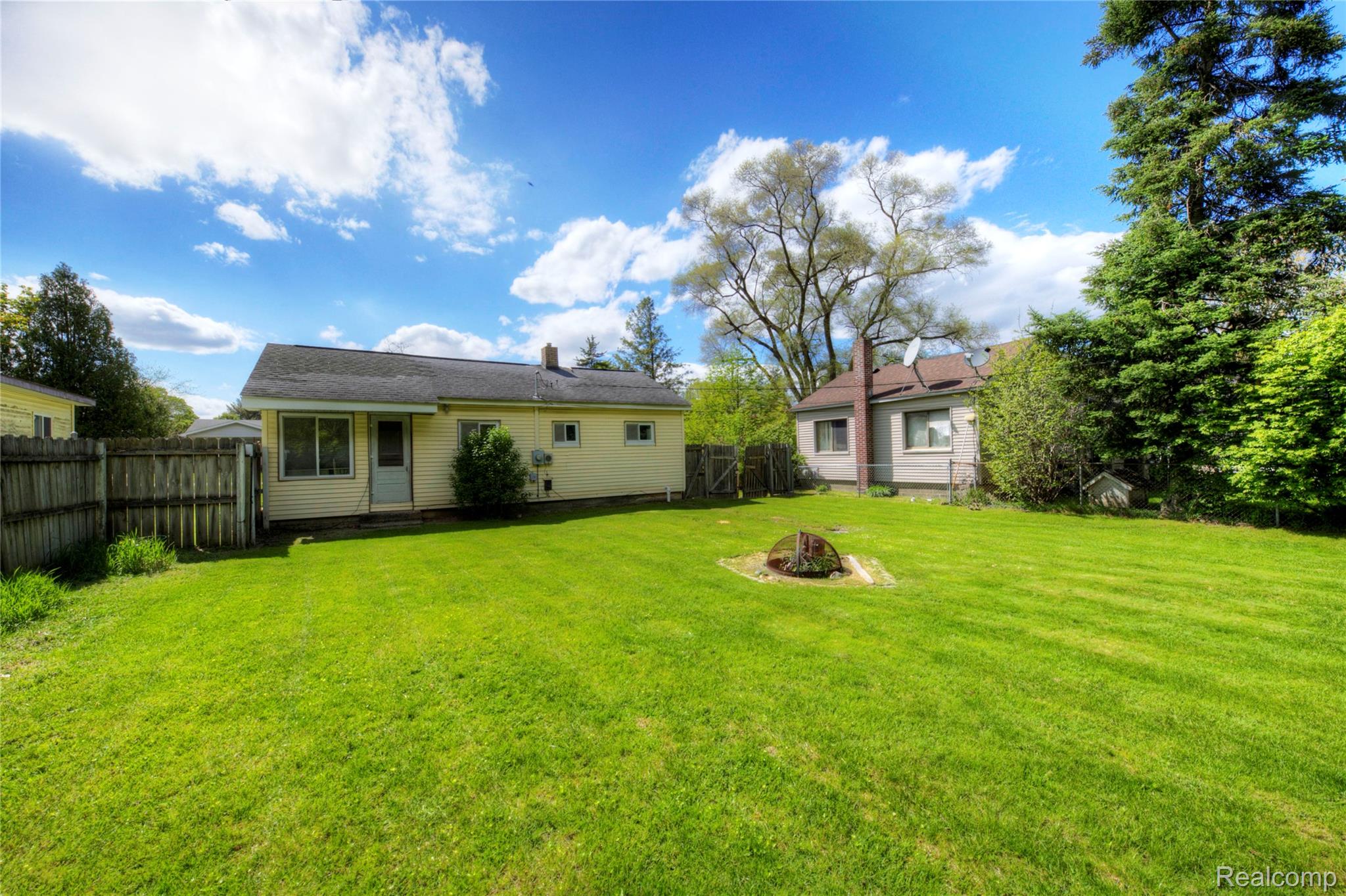 3542 East Street