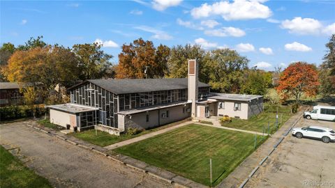 27800 Annapolis Street Inkster City MI 48141