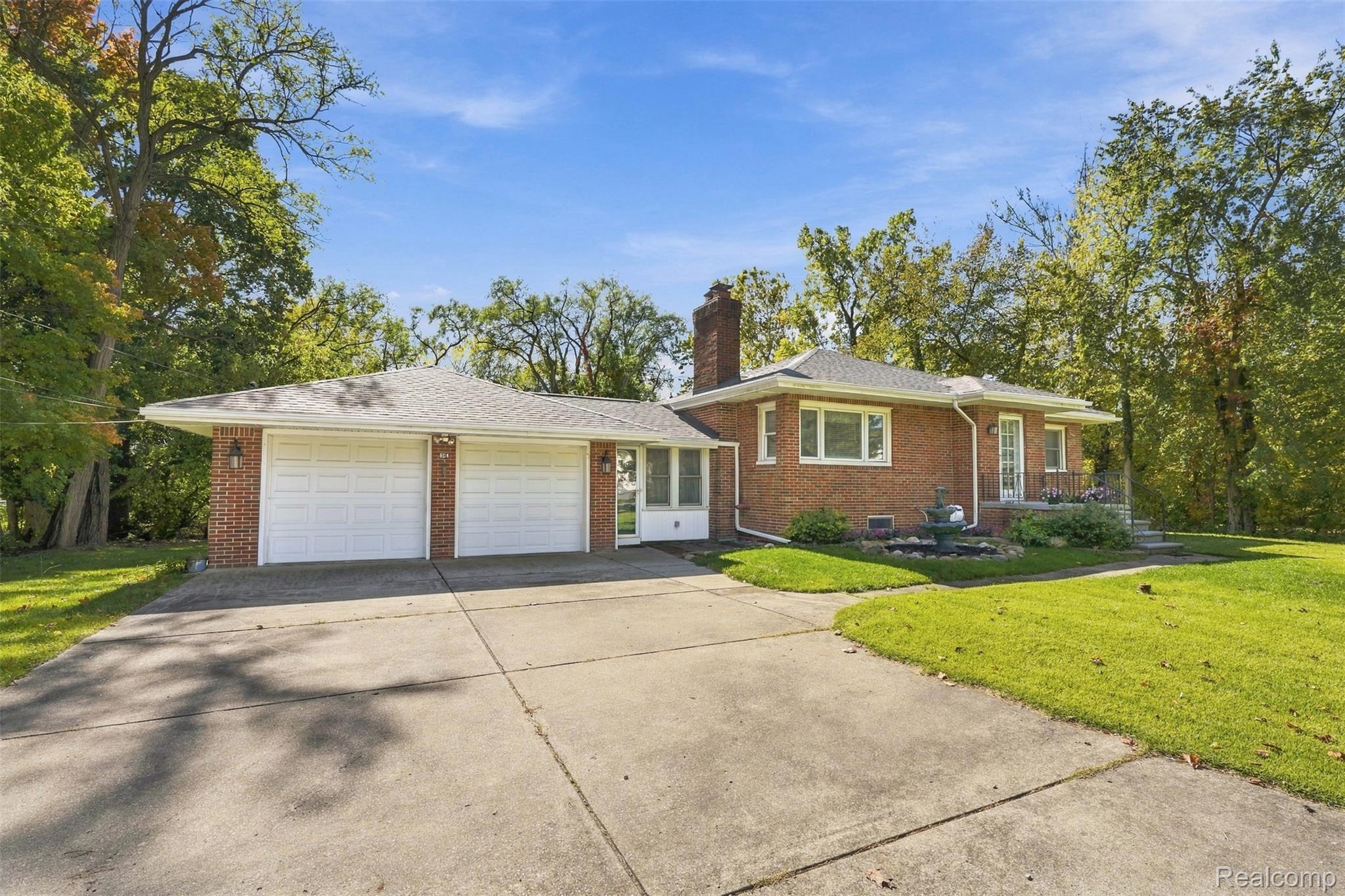804 E Avon Road