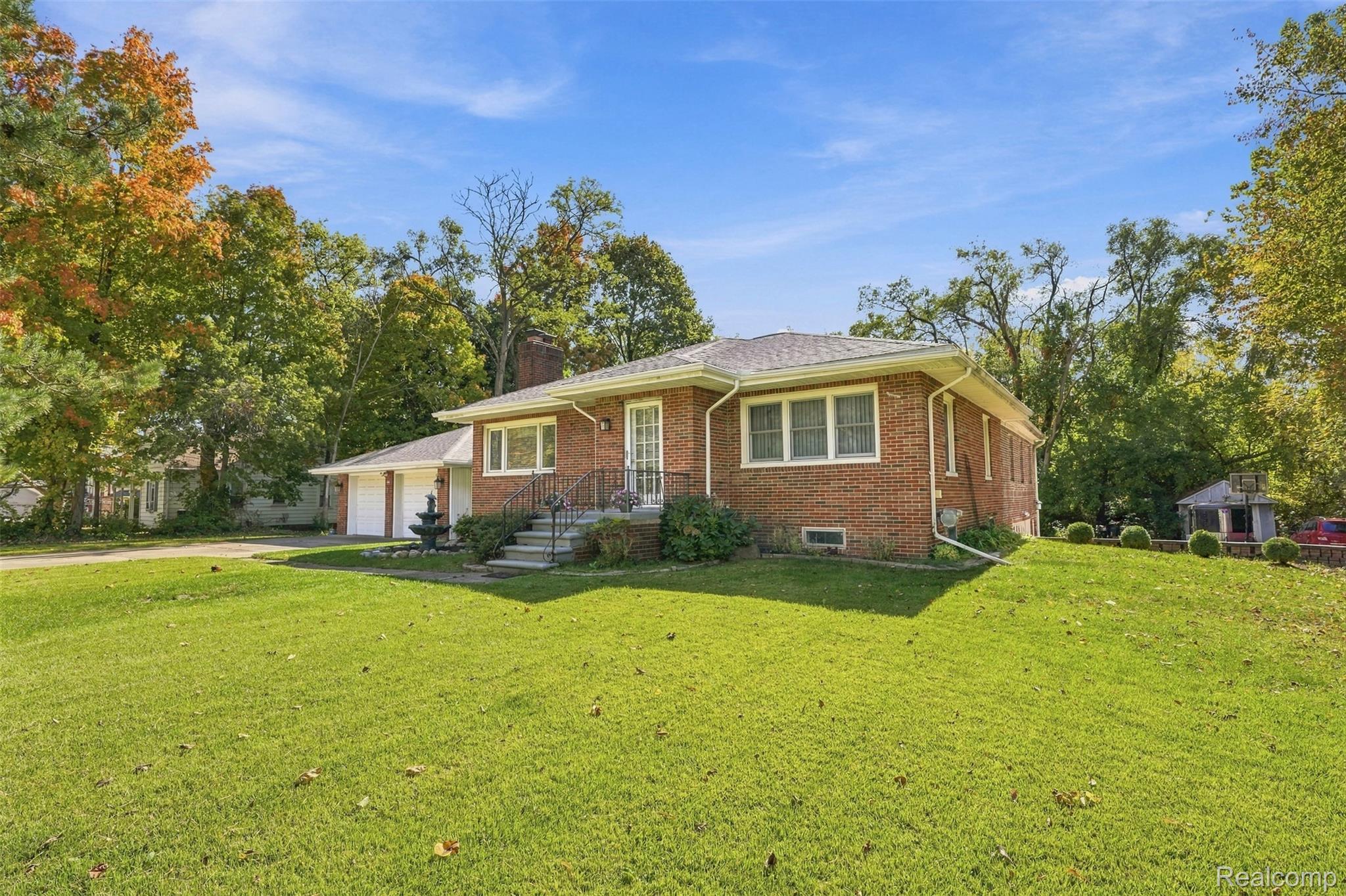 804 E Avon Road