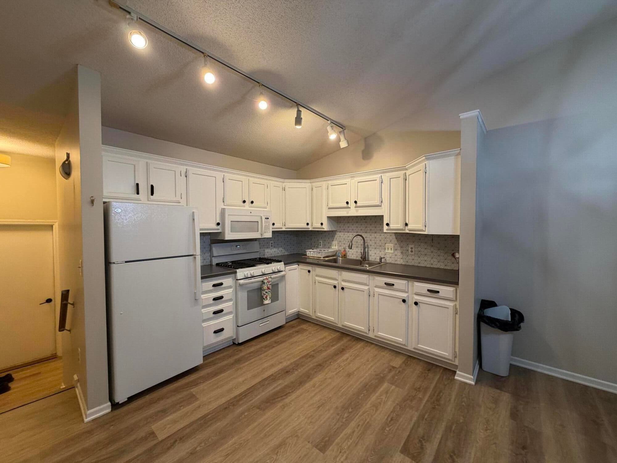 161 Laurelwood Court SW 98