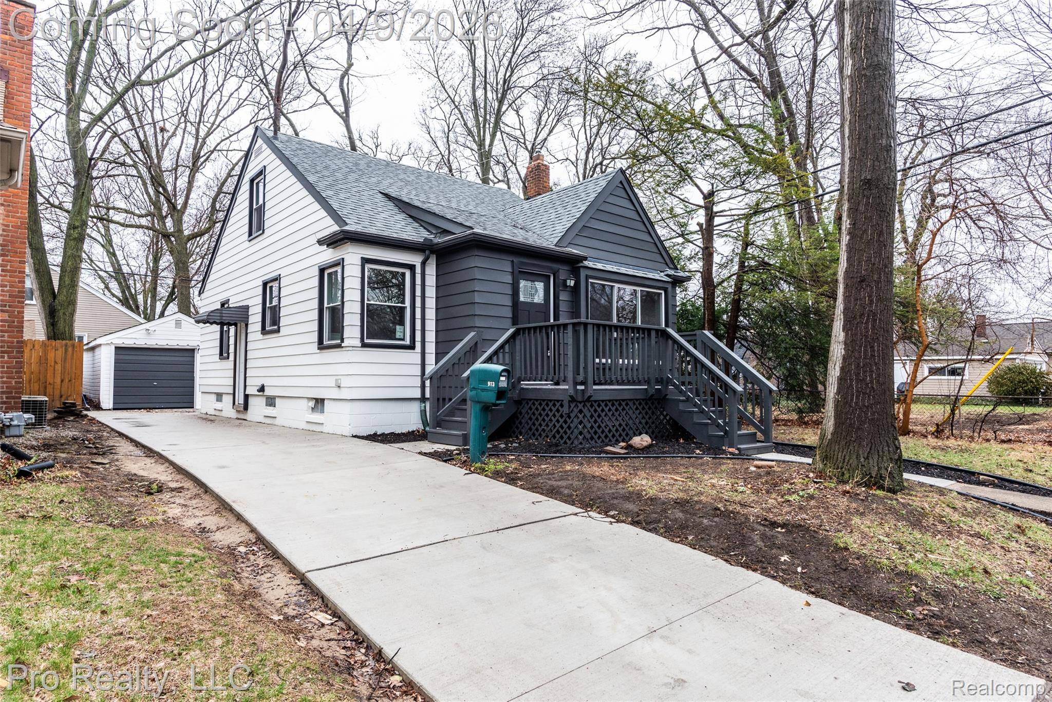 923 Gardendale Street